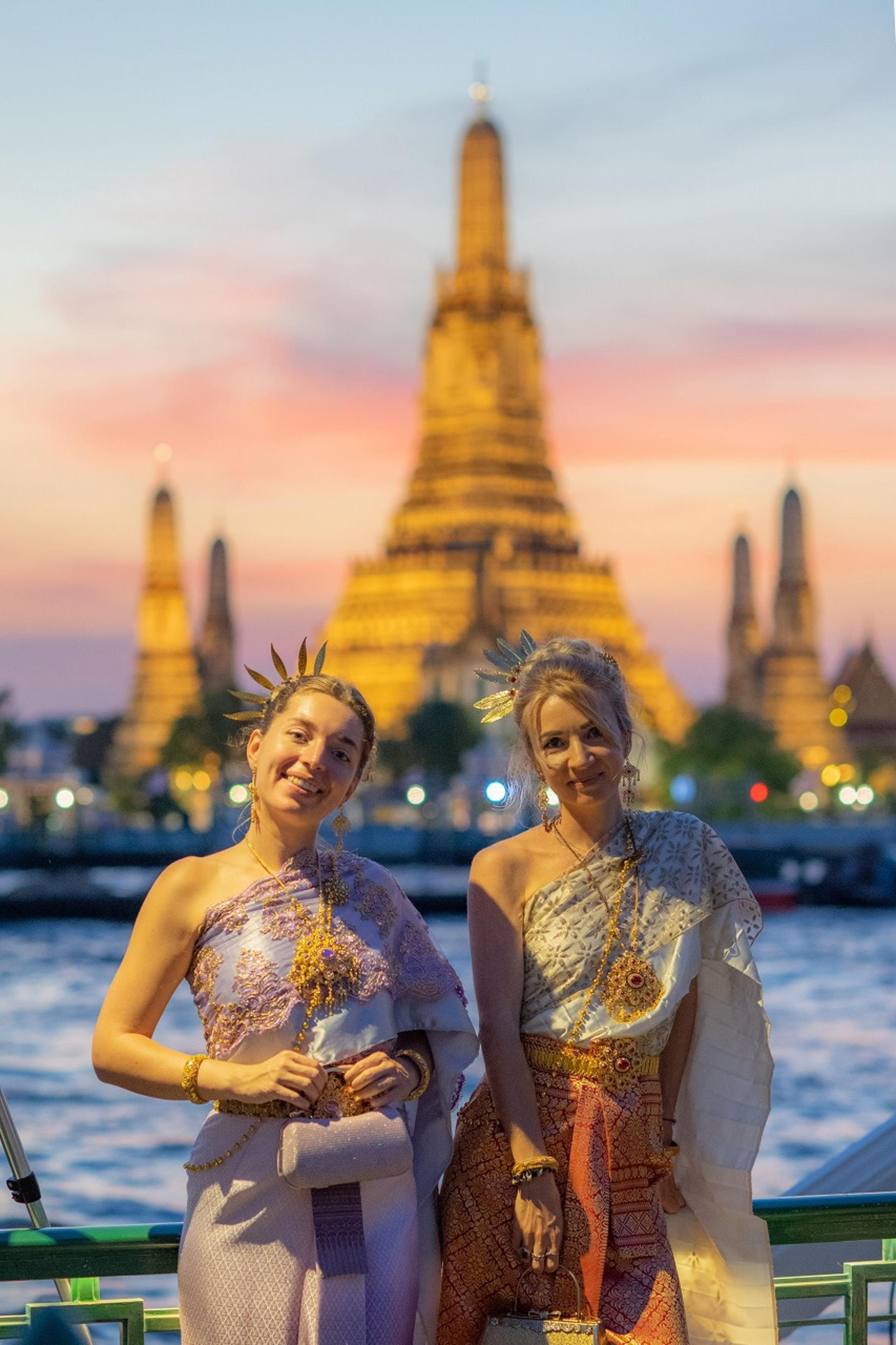 Thai Costume Pro Photo Tour by Tuk Tuk: Wat Arun & Flower Market - Thumbnail 2