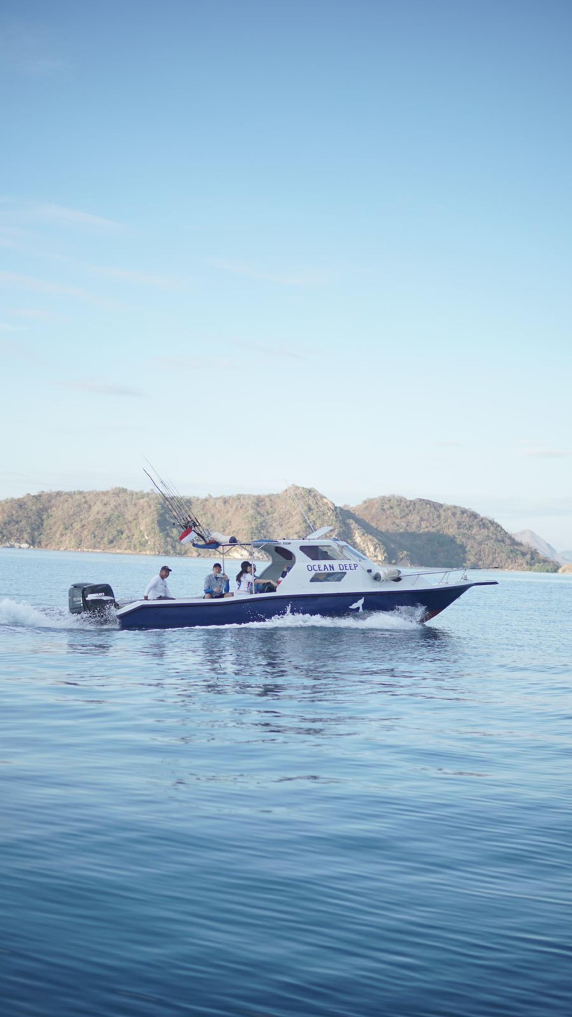 Labuan Bajo Pink Beach Private Full-Day Fishing Tour - Thumbnail 2