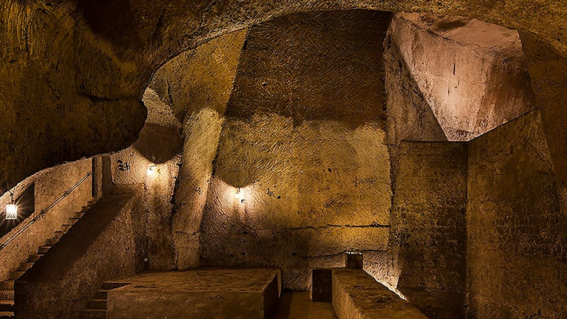 The Bourbon Tunnel Tour - Thumbnail 3