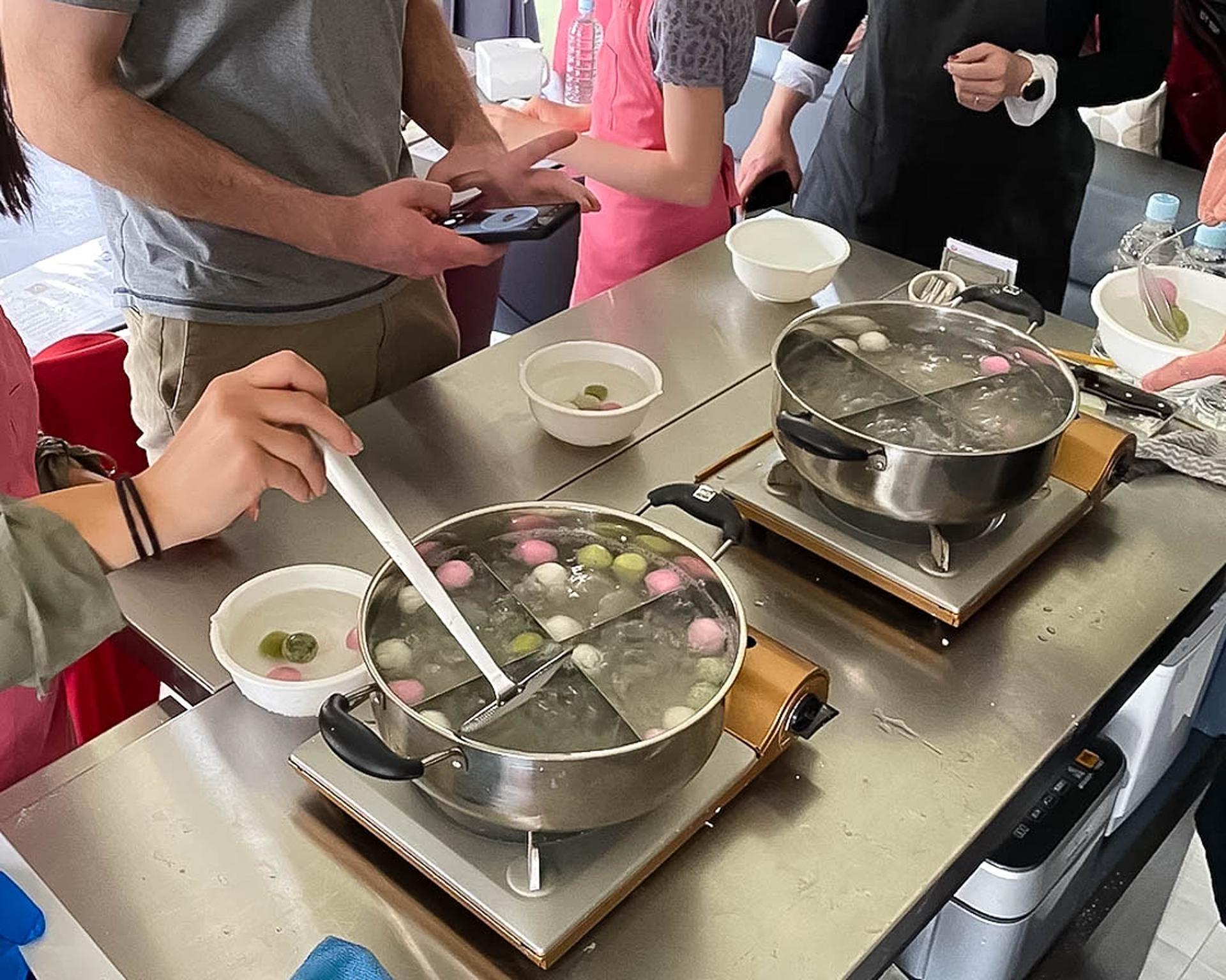 Tokyo Tea Ceremony with a Side of Homemade Mochi (2.5 Hr) - Thumbnail 4