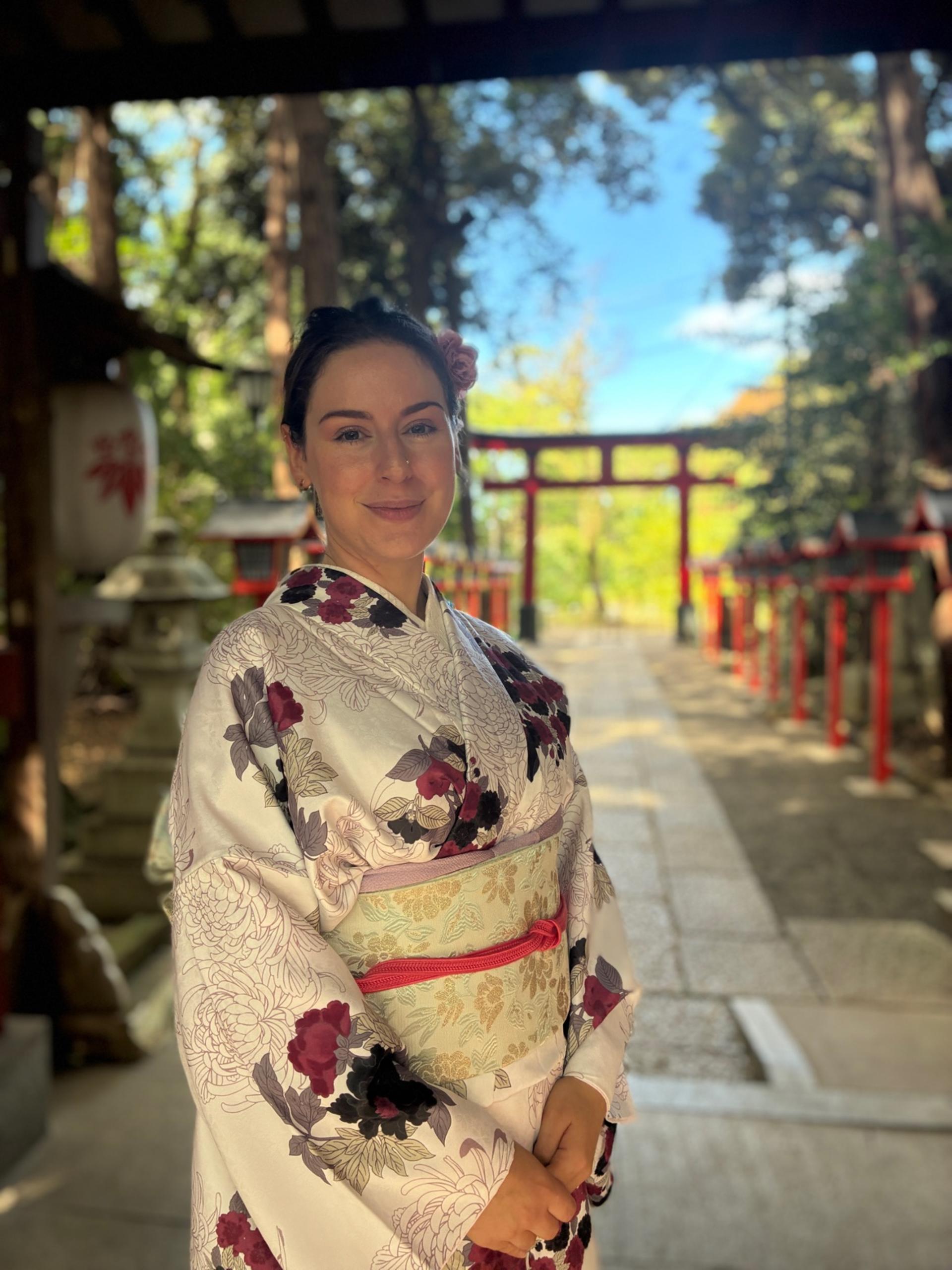 Tokyo: Private Kimono Dressing & Shrine Stroll Experience - Thumbnail 3