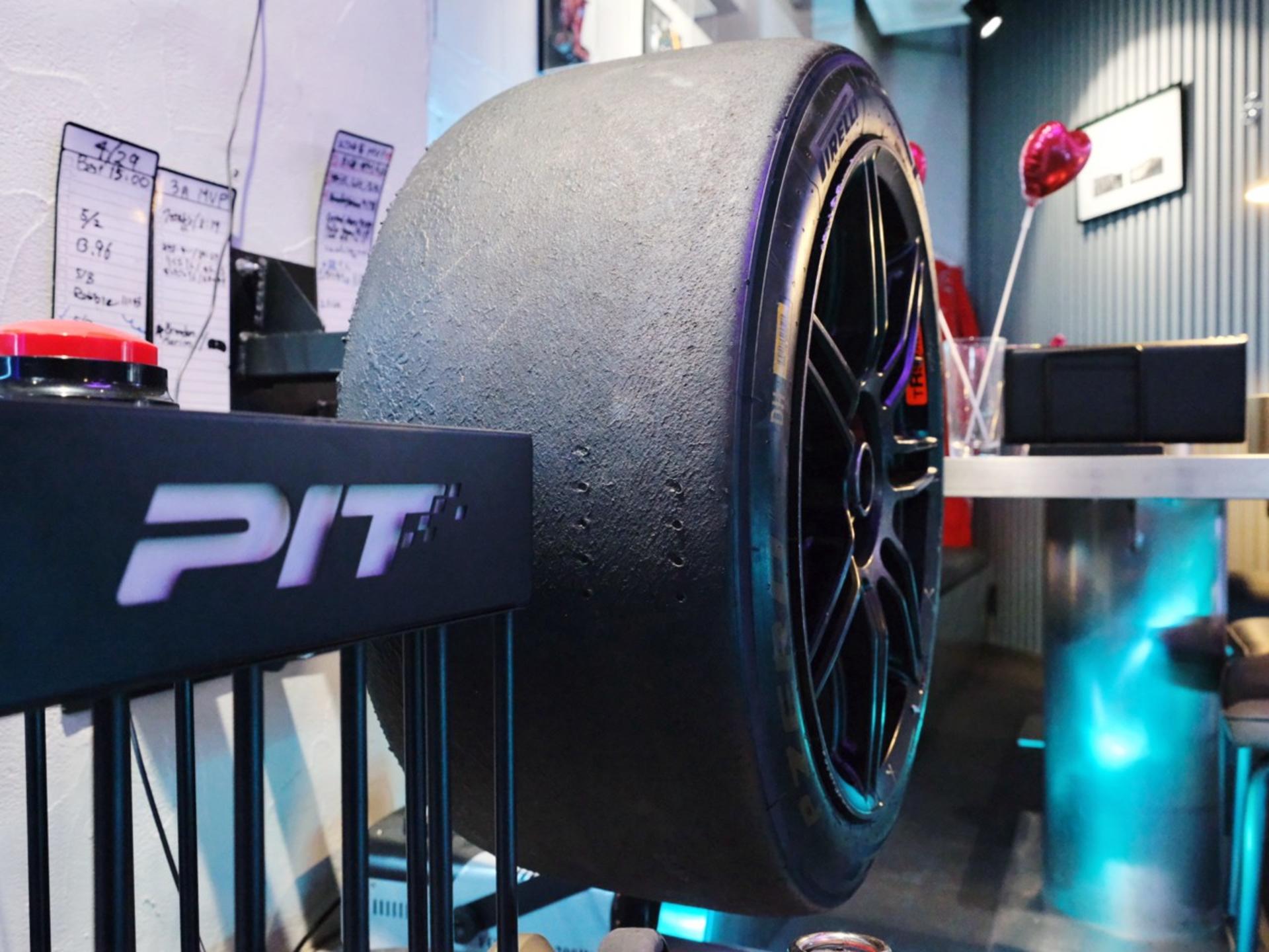 Tokyo Akasaka: PIT BAR – Pit Stop Challenge &4WD Building! - Thumbnail 23