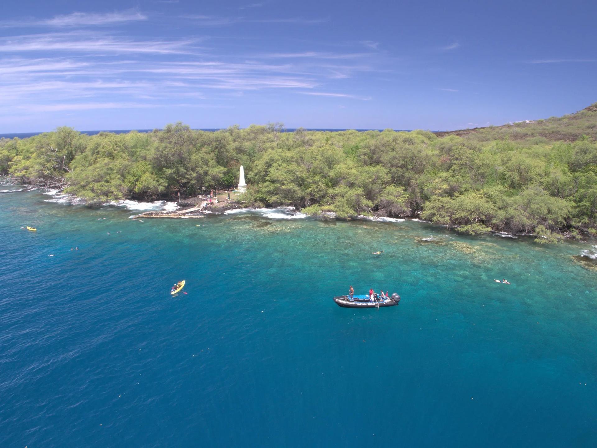 Captain Zodiac Raft and Snorkel Experience in Kealakekua Bay - Thumbnail 2