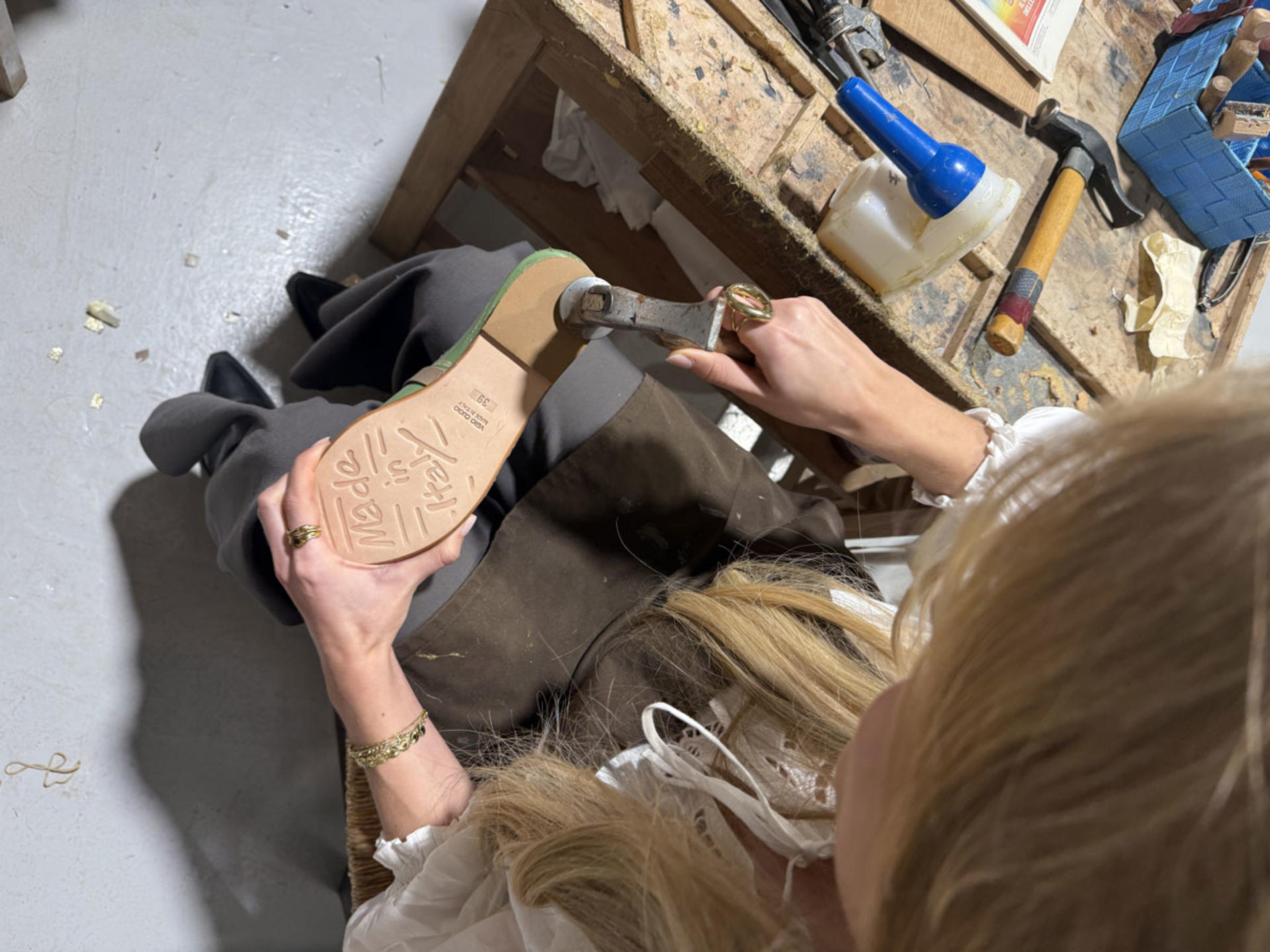 Sandal-Making Workshop in Rome - Thumbnail 2