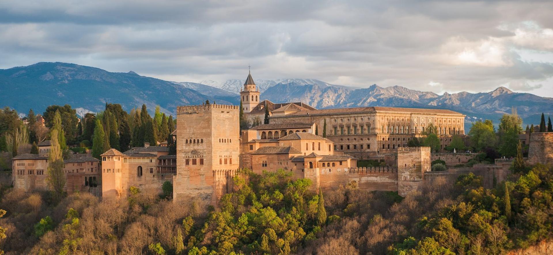 Alhambra and the Generalife Gardens Tour in Granada - Image 1