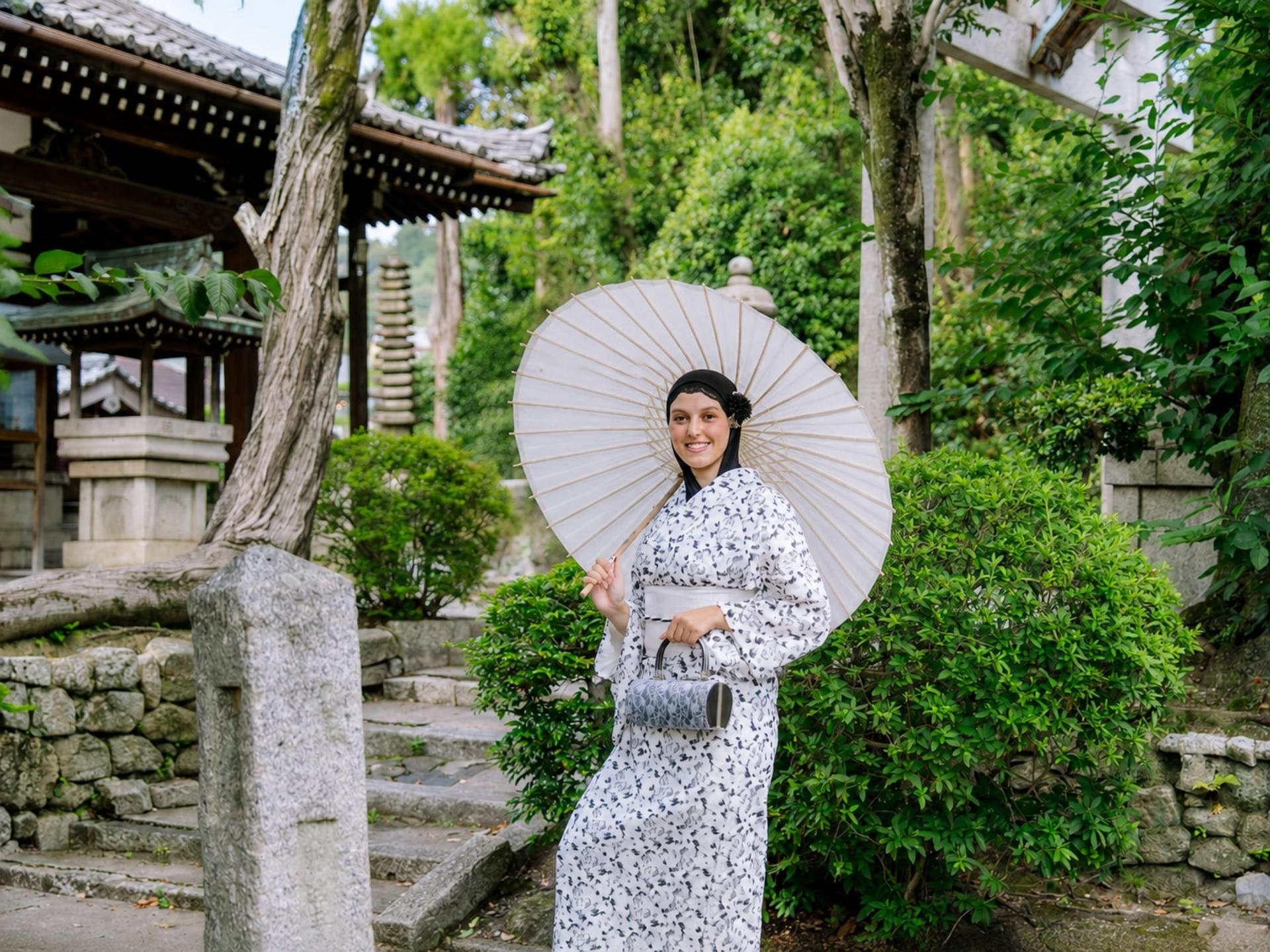 Kiyomizu-dera Kimono Rental (Kyoto/Women's Hair Set Included/Aiwafuku Kiyomizu Chawanzaka Store) - Thumbnail 4