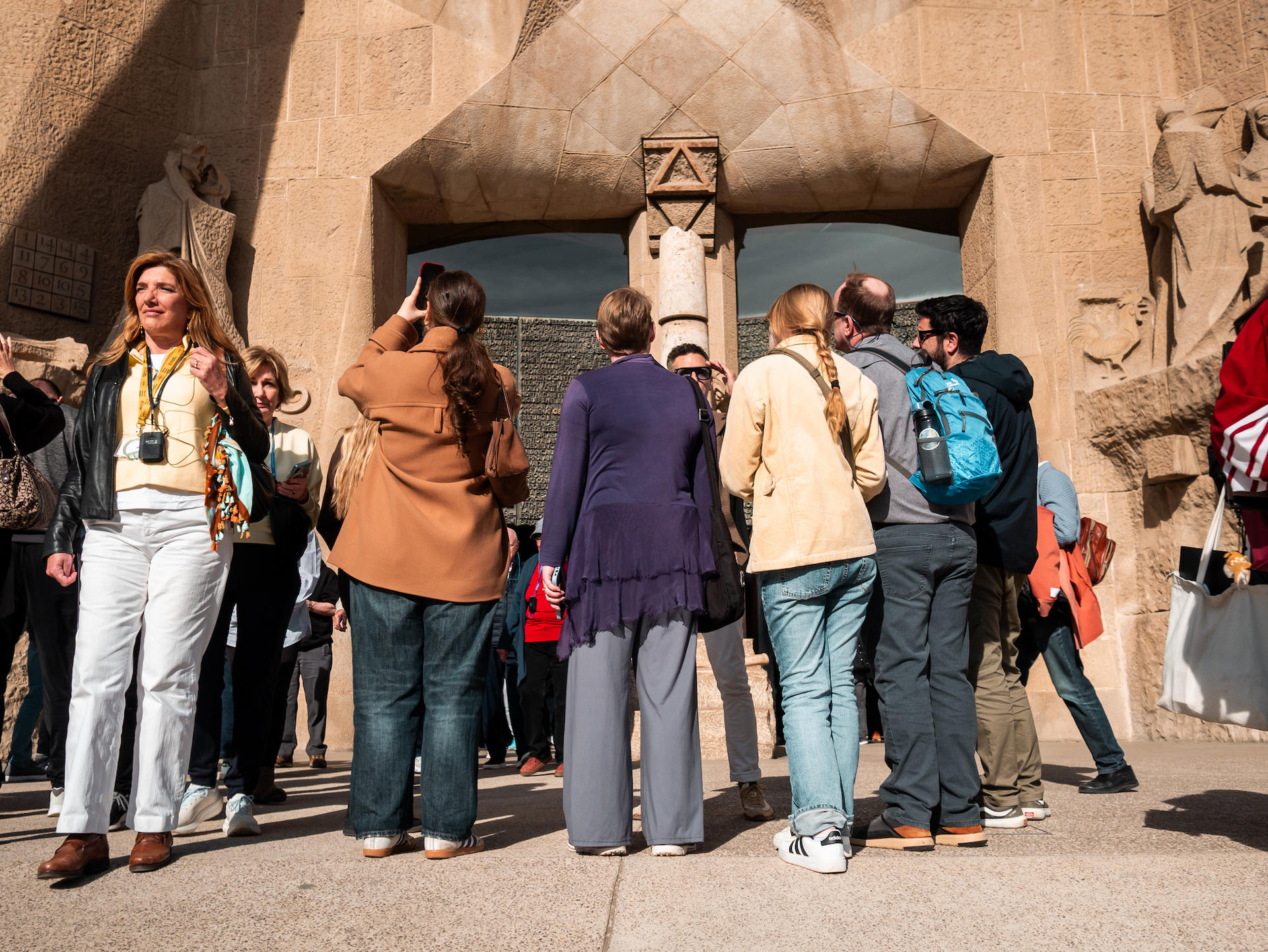 Sagrada Familia Golden Hour & Casa Mila Tour with Cava Tasting  - Thumbnail 39