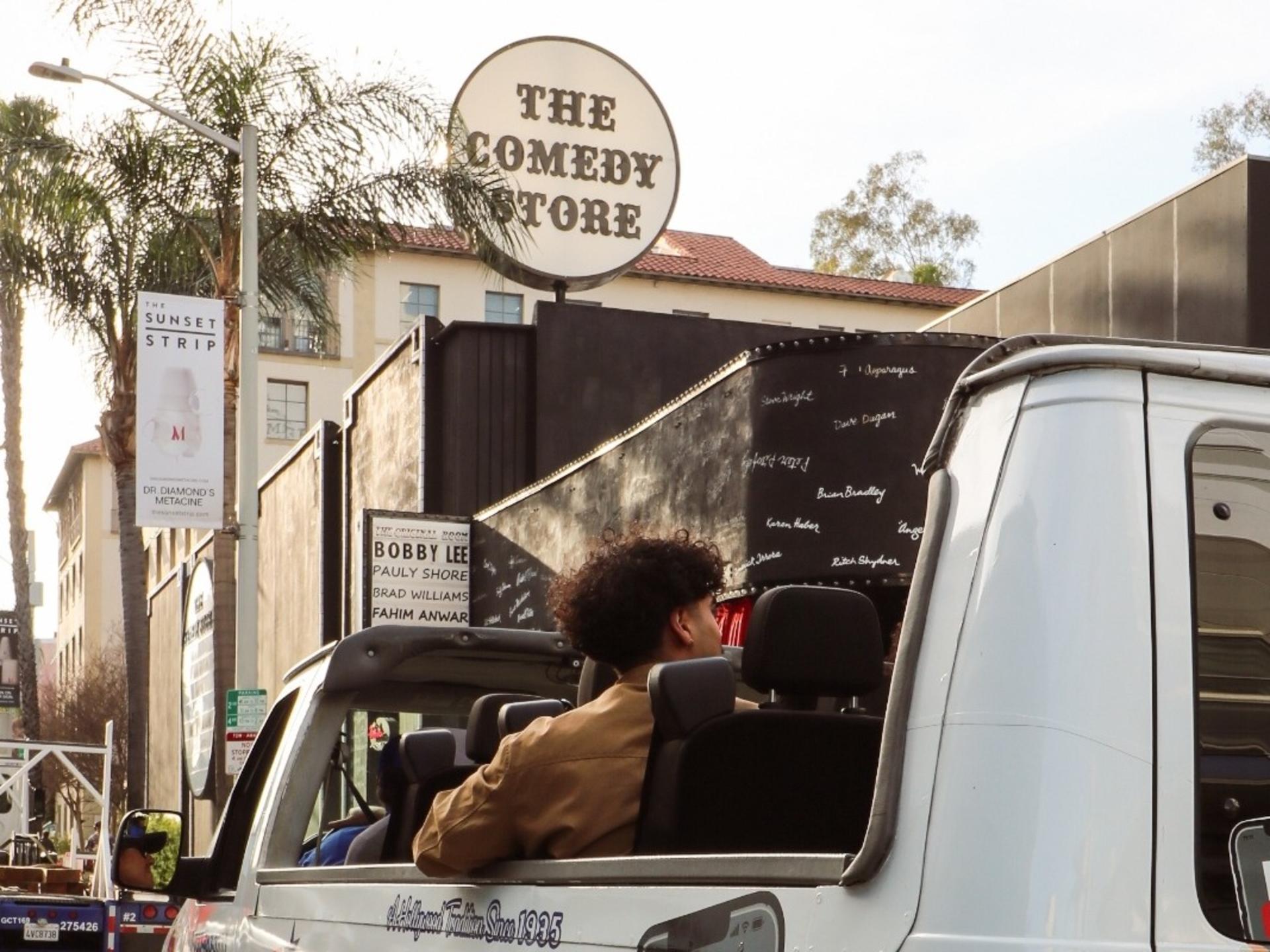 Celebrity Homes & Warner Bros. Studio Tour in Hollywood - Thumbnail 3