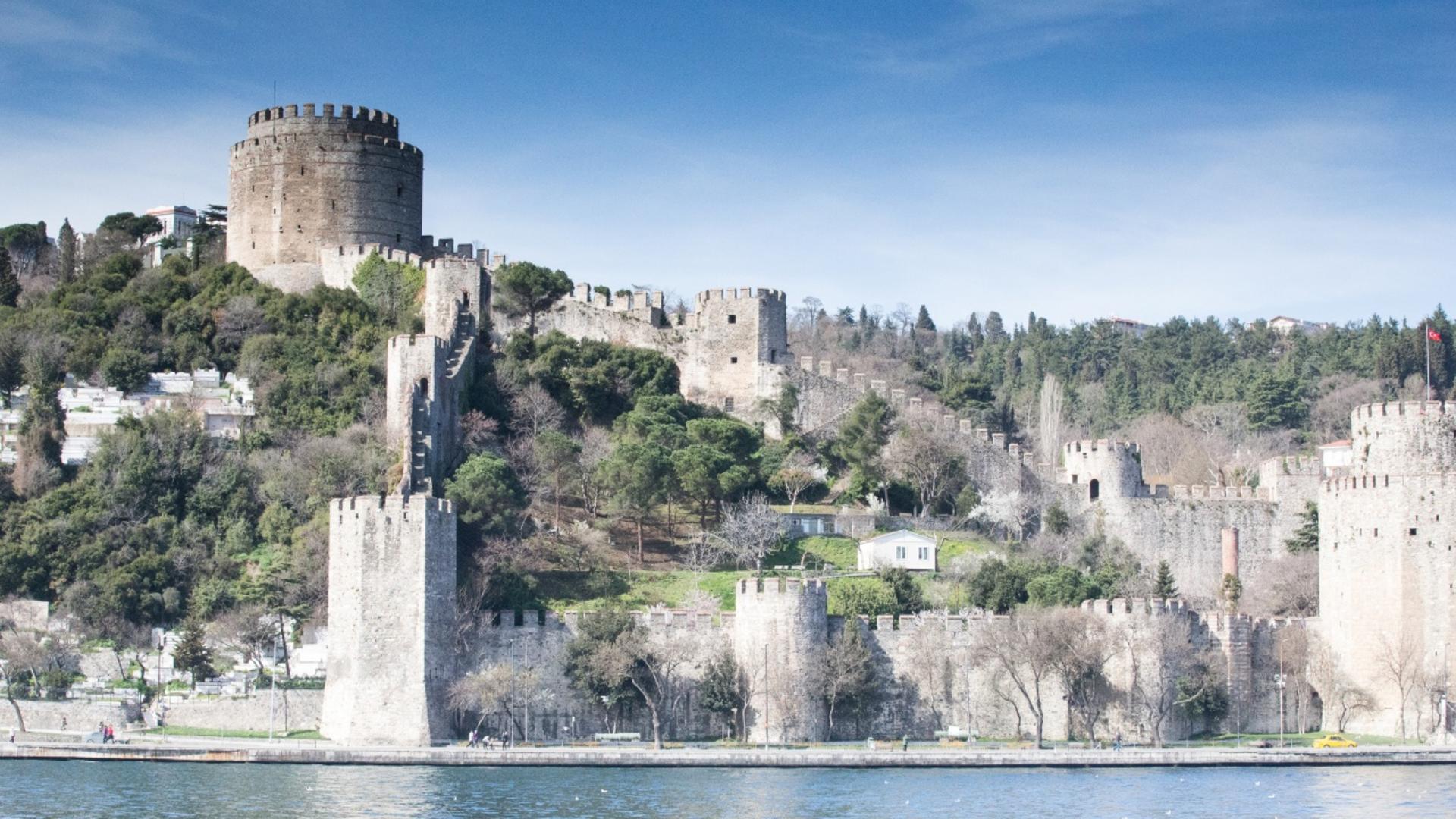 Rumeli Fortress Skip-the-Ticket-Line Entry with Audio Guide - Thumbnail 3