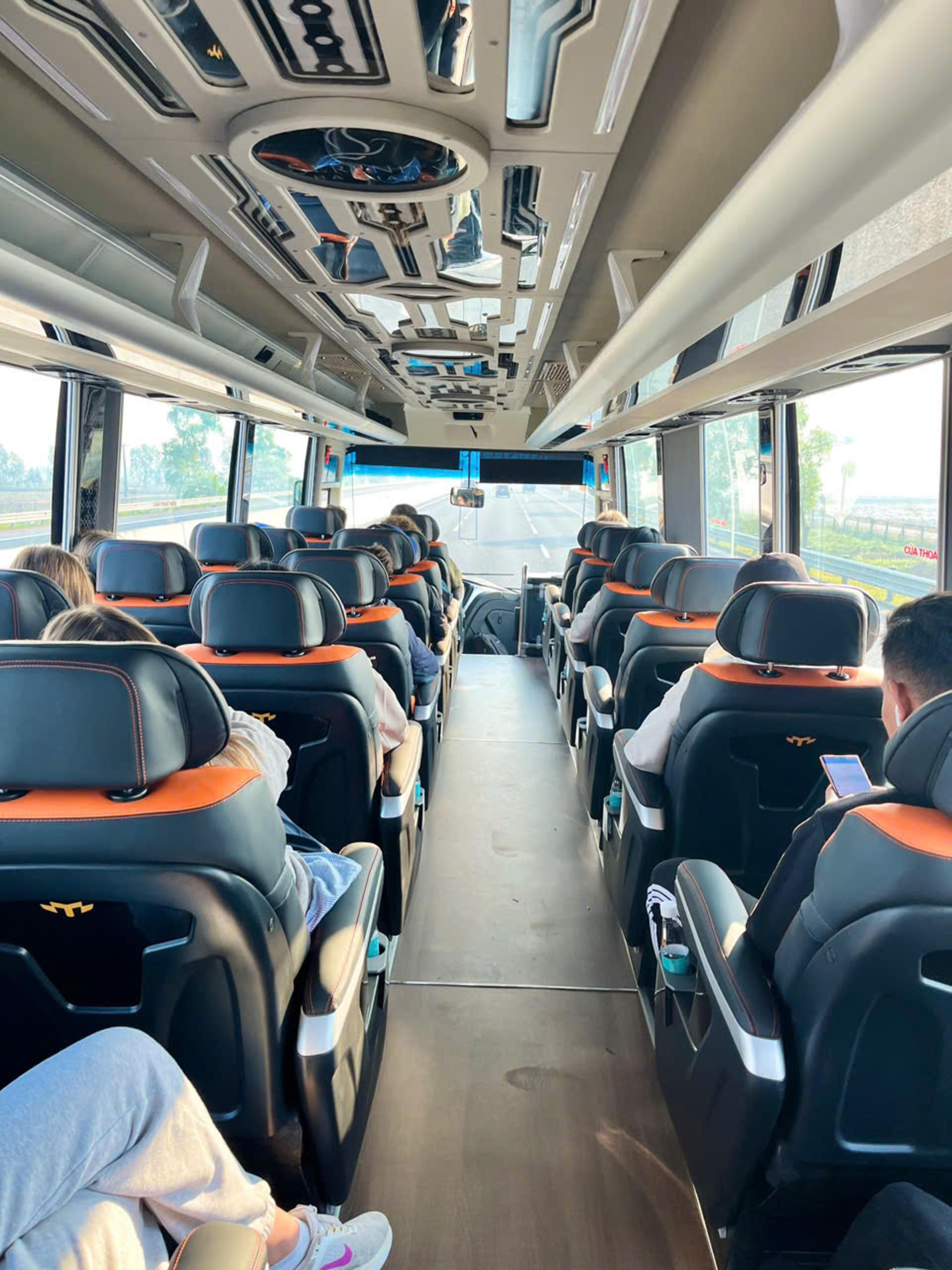 Ha Noi - Cat Ba Island Bus by Cat Ba Express  - Thumbnail 9