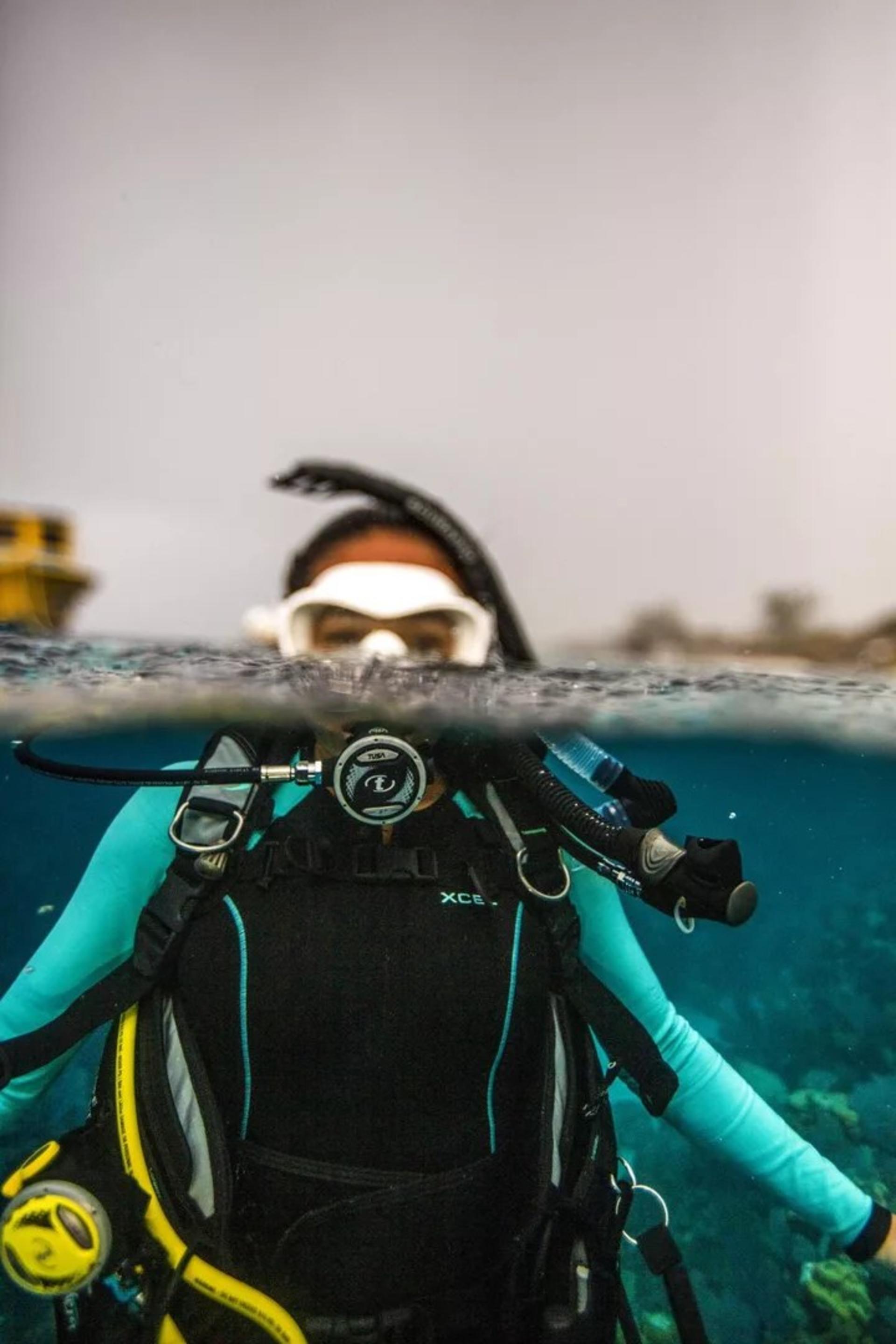 Barcelona's Dive Discovery: Initiate Scuba Diving with PADI Center - Thumbnail 4