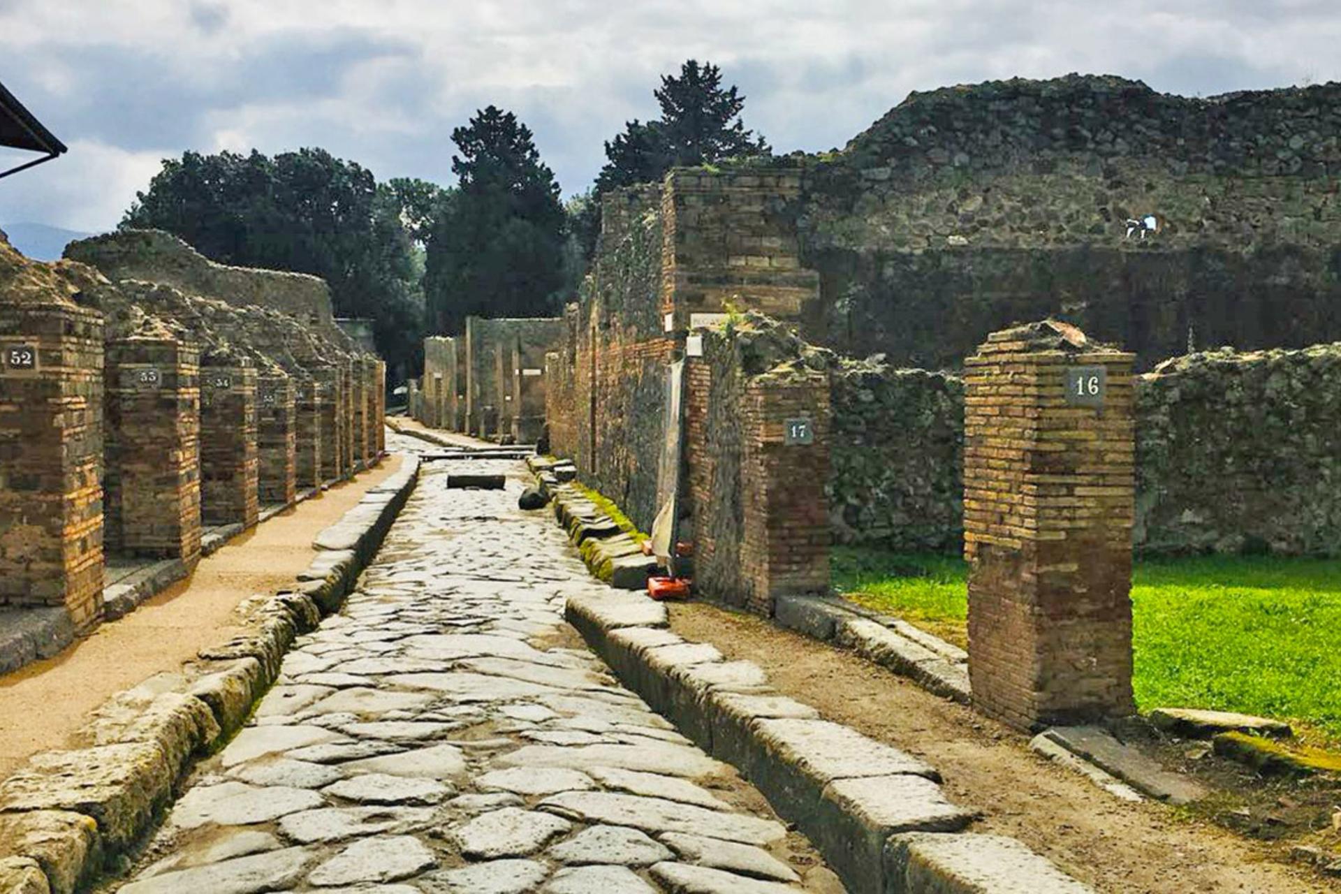 Naples and Pompeii Day Tour from Rome - Thumbnail 3