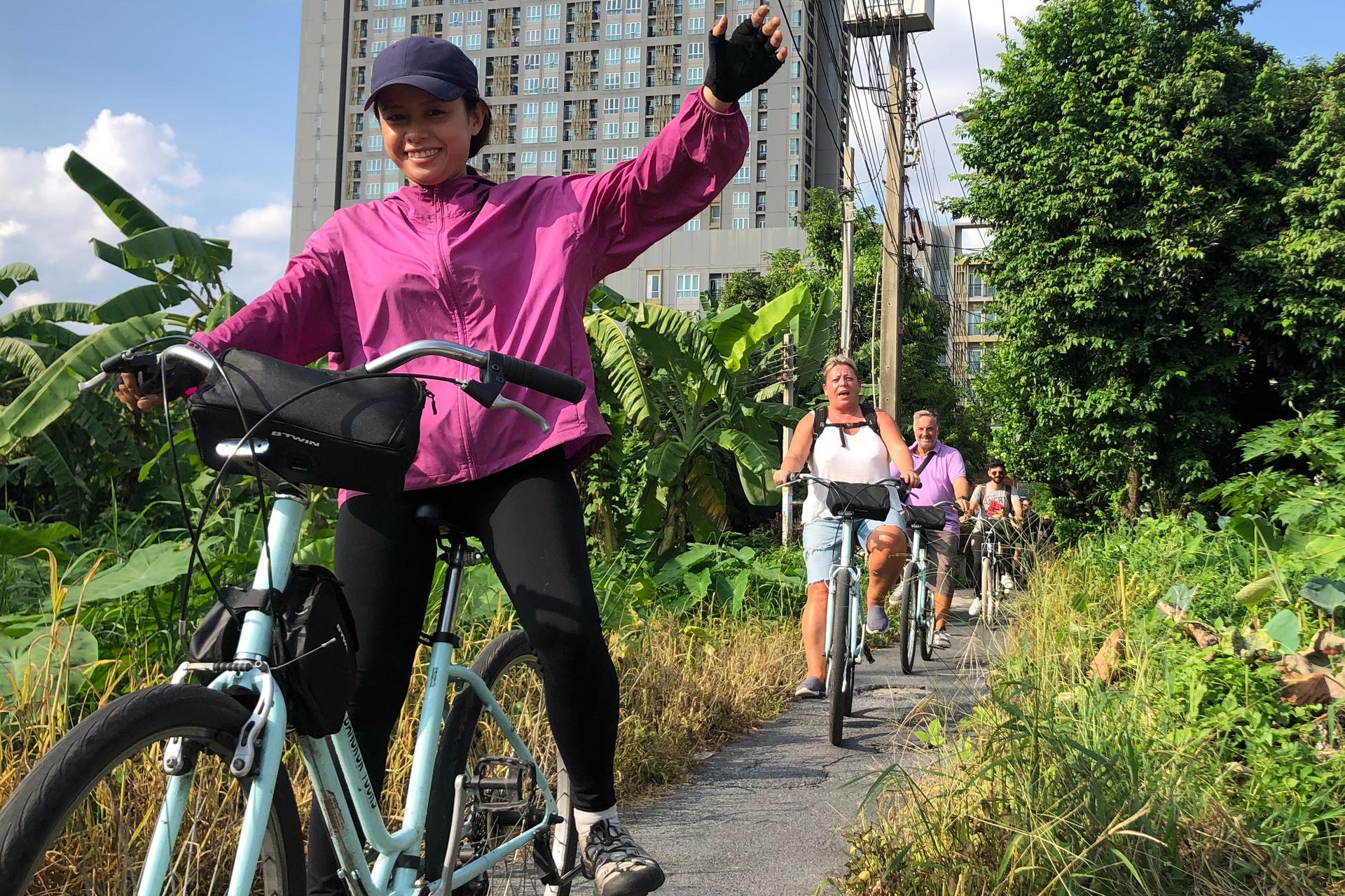 Bangkok: Backstreets and Hidden Gems Bike Experience - Thumbnail 5