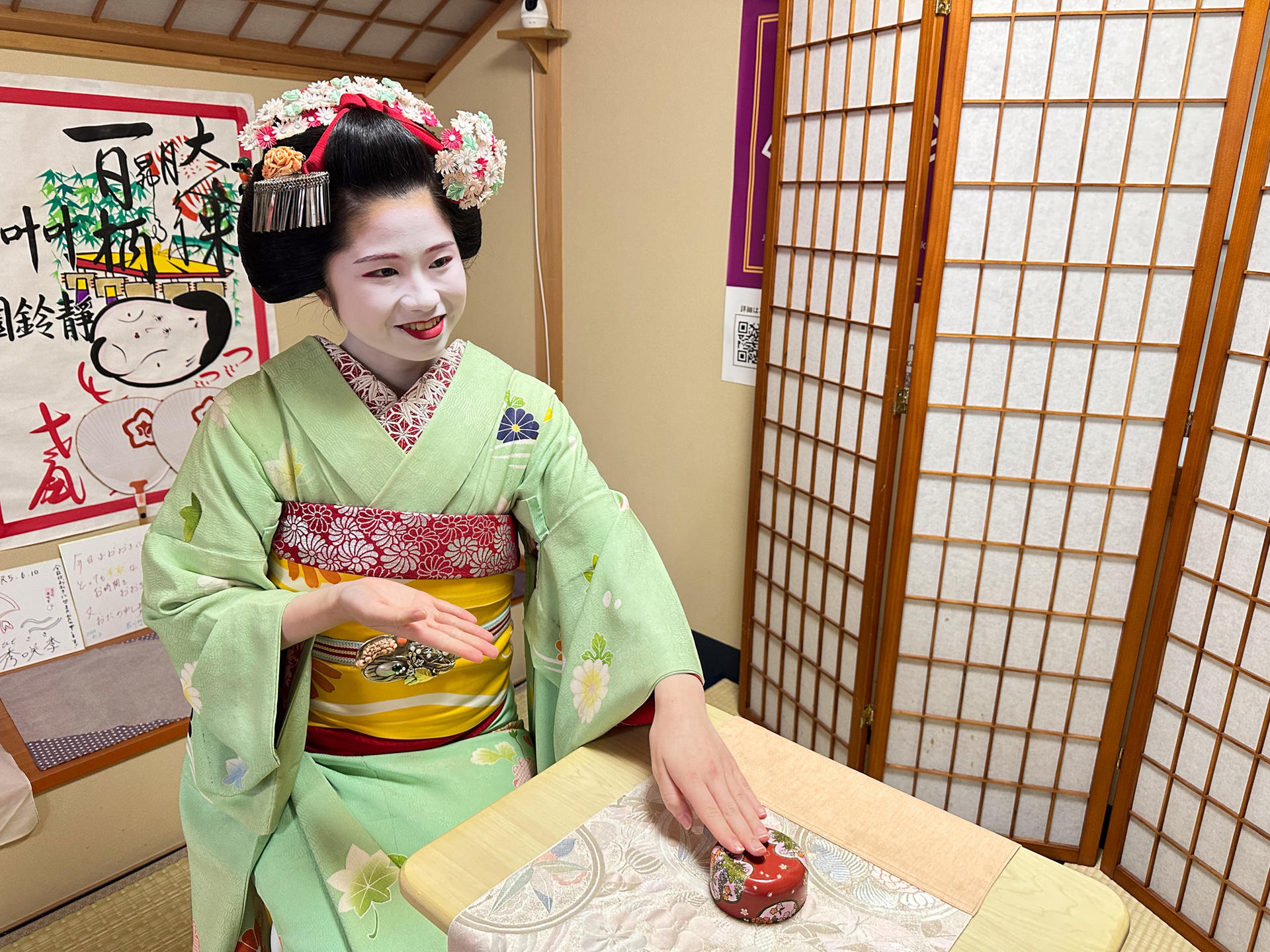 Experience with Maiko in Kyoto - Thumbnail 5