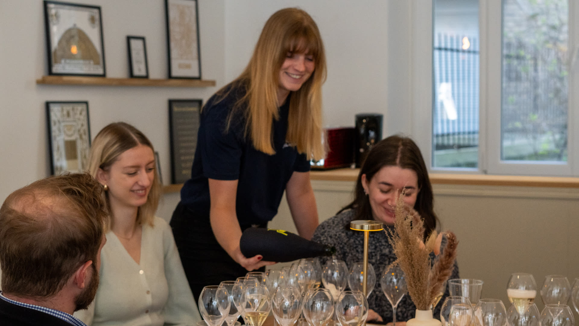 Champagne tasting and workshop experience in Reims - Thumbnail 8