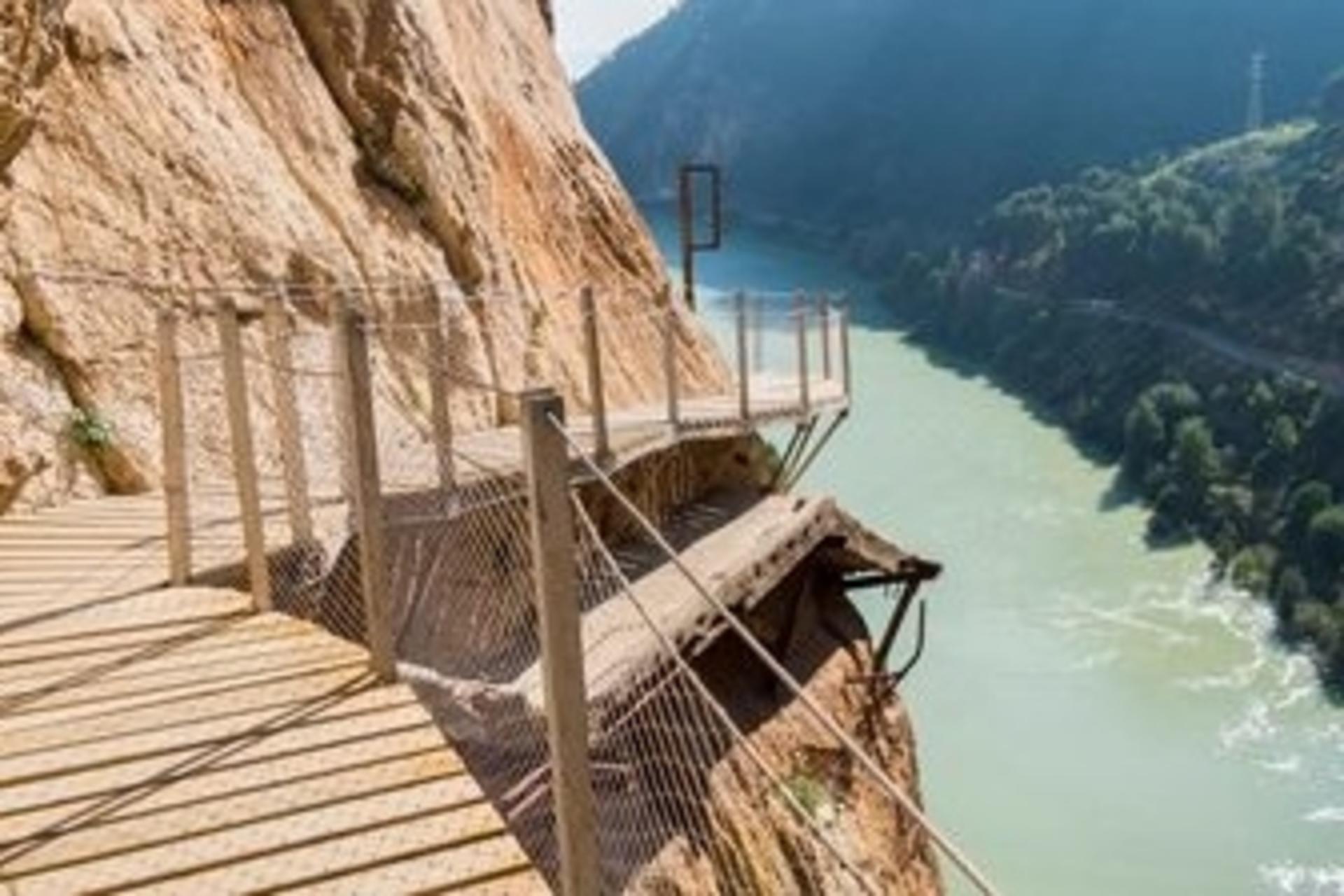 Caminito del Rey Guided tour from Costa del Sol - Thumbnail 3