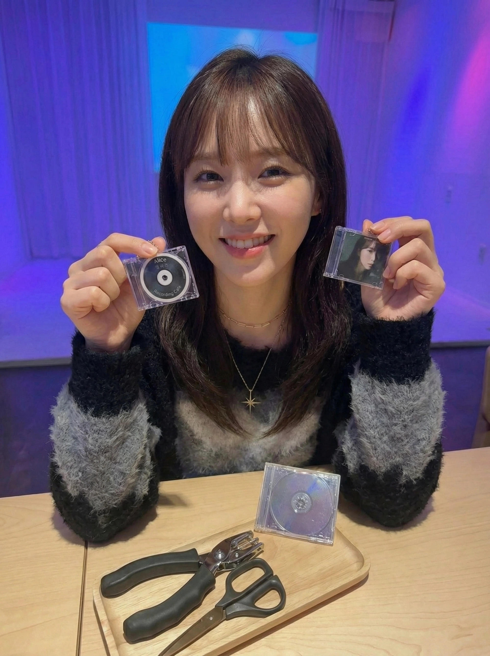 KPop Dream Record Cafe: Your Voice, Your Stage!  - Image 1