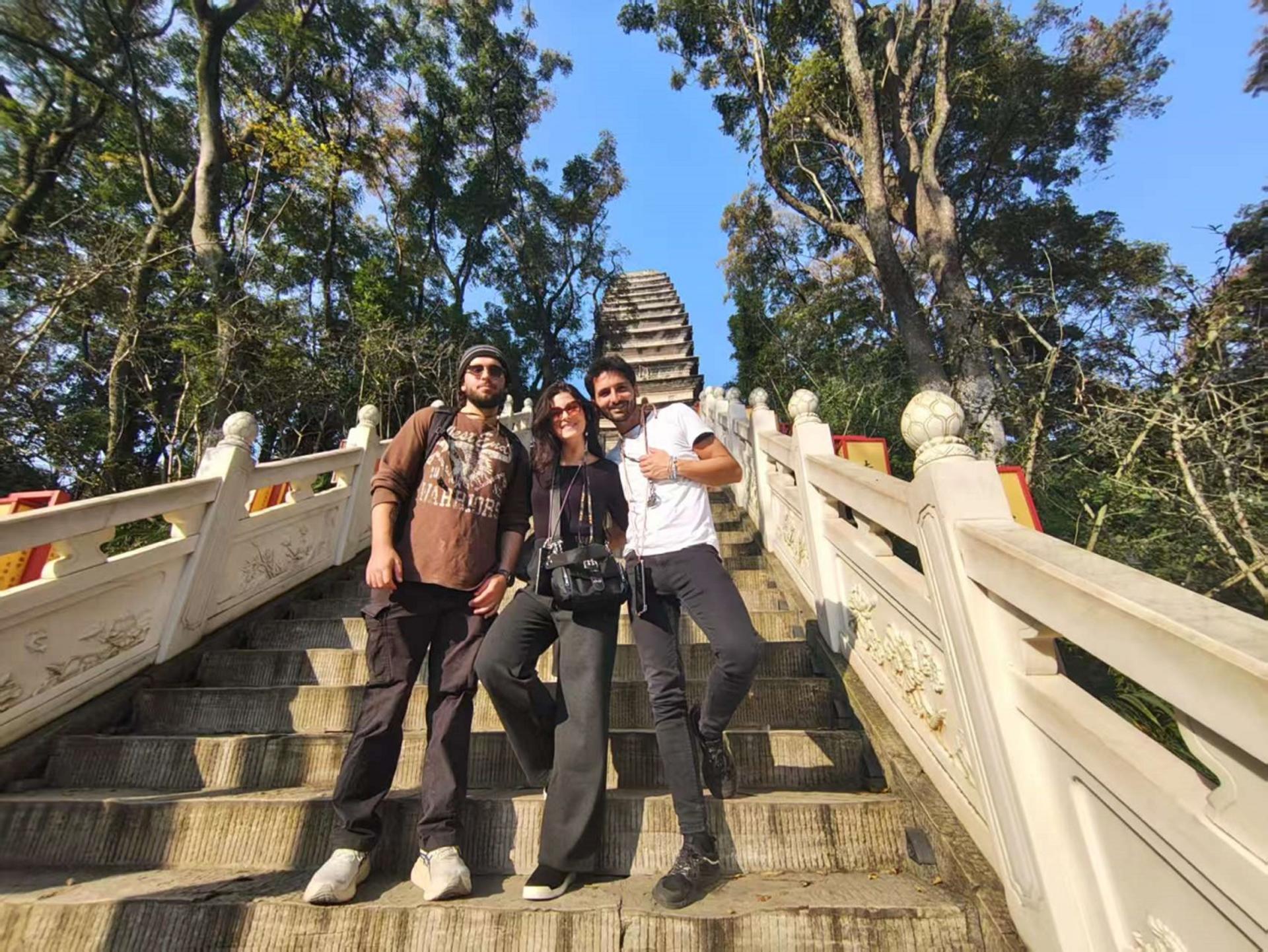 Chengdu Panda Base & Leshan Giant Buddha Day Tour with Guide - Thumbnail 15