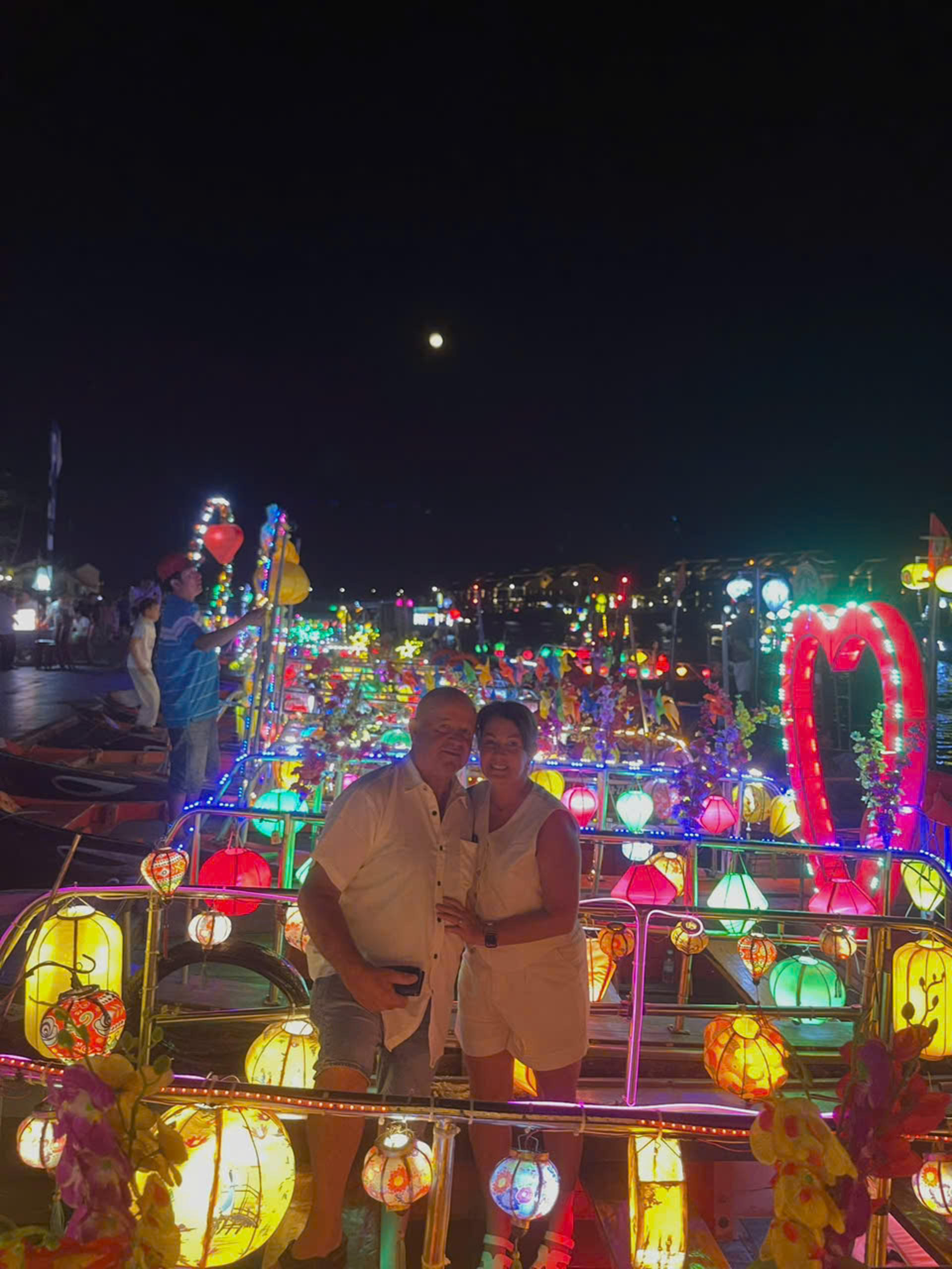 Hoi An: Hoai River Premium Boat Ride & Floating Lantern Experience - Thumbnail 8