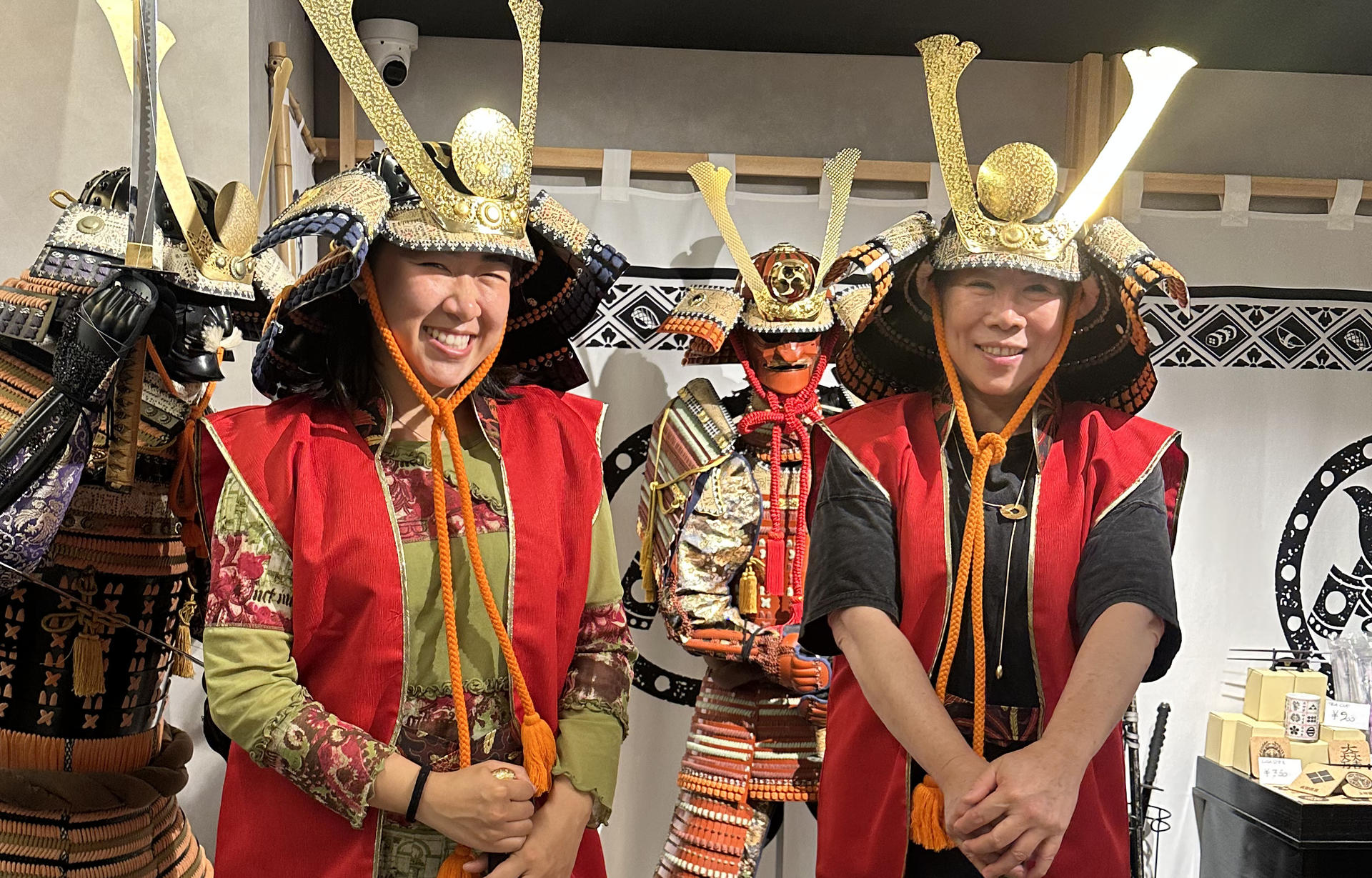 Luxury Samurai Sushi Dining Show in Asakusa Tokyo - Thumbnail 16