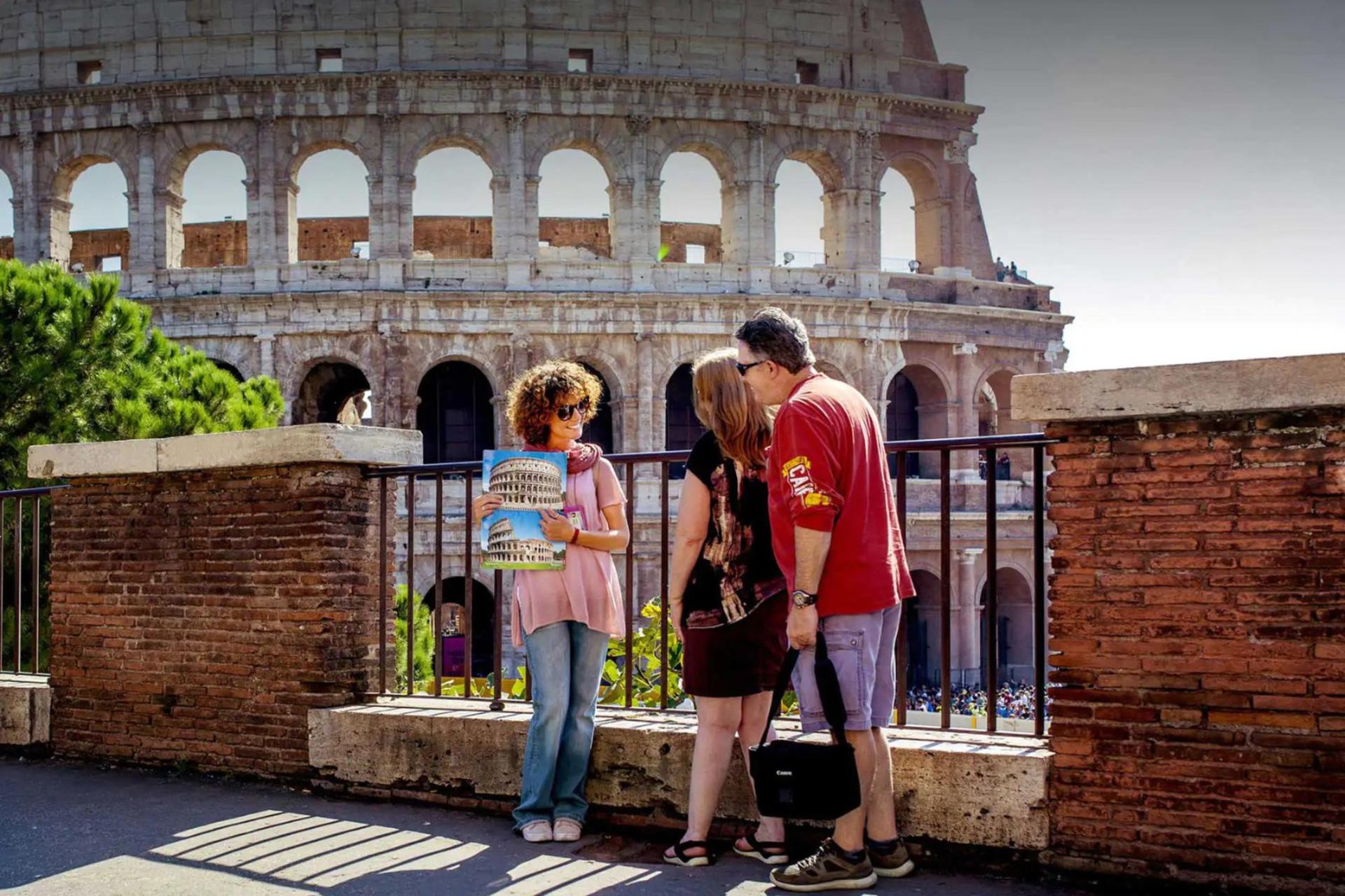 Colosseum, Roman Forum and Palatine Hill private tour in Rome - Thumbnail 2