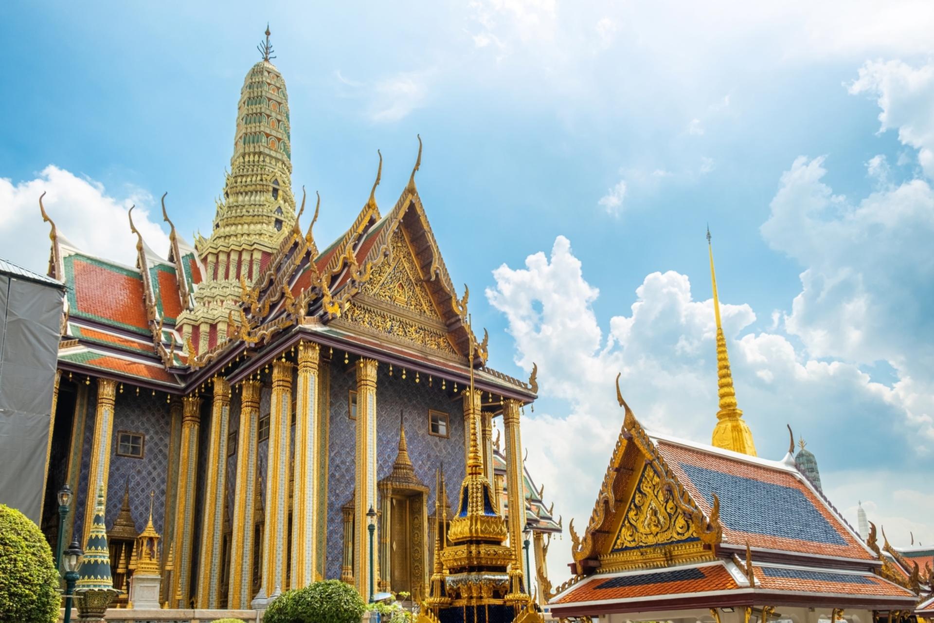 Grand Palace and Emerald Buddha Half Day Guided Tour from Bangkok - Thumbnail 2