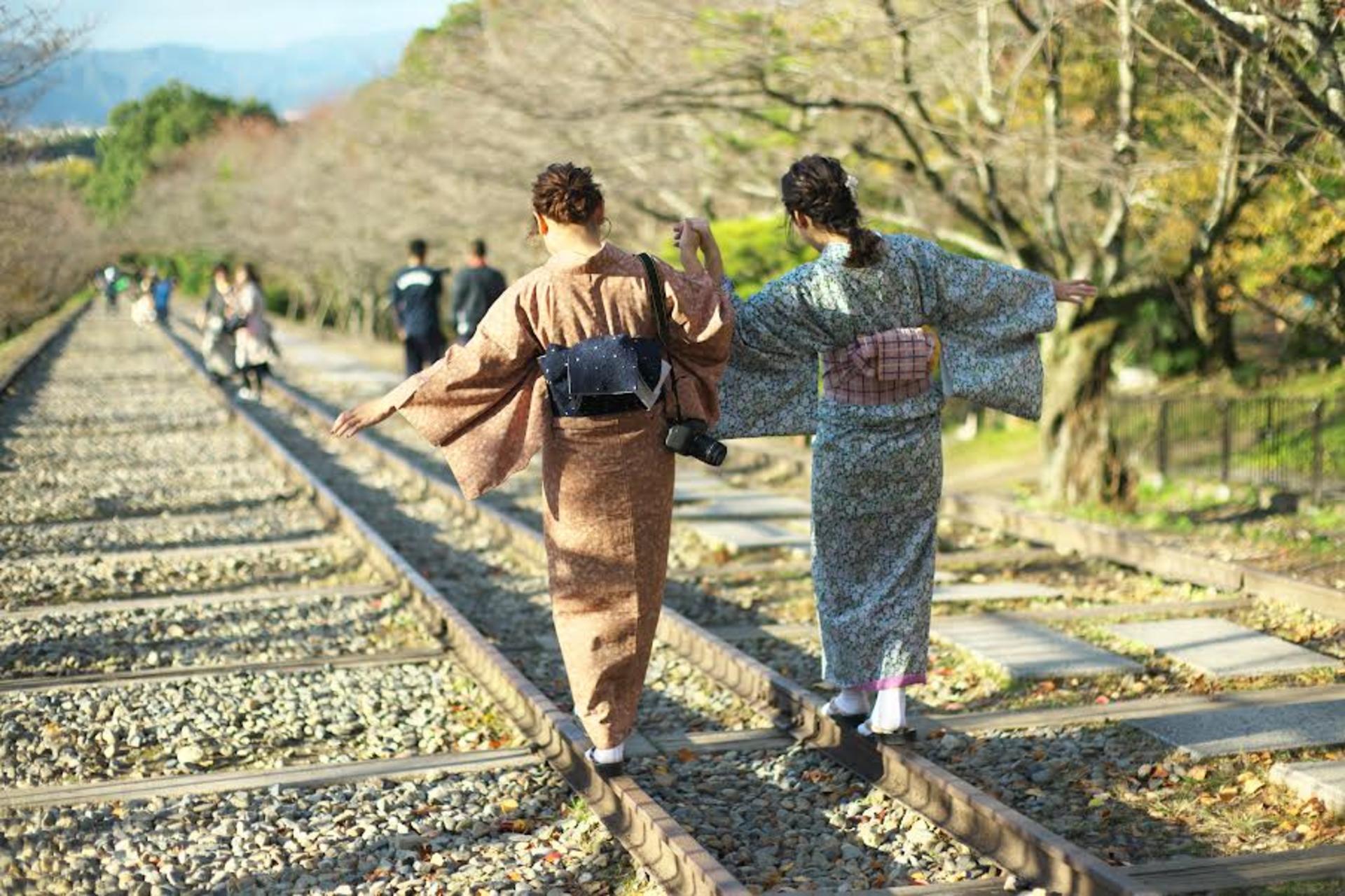 Kyoto 100% Pure Silk Kimono Experience - Thumbnail 18