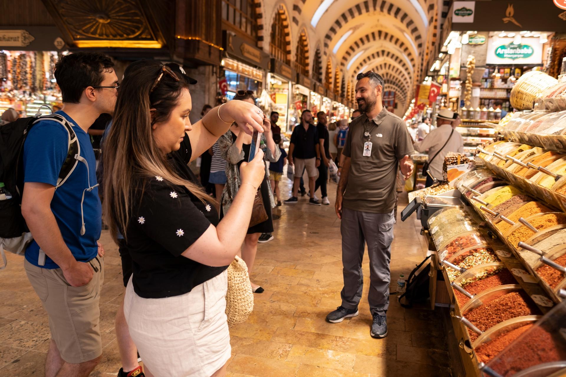 Istanbul: Guided Food Tour with 20+ Tastings on 2 Continents - Thumbnail 5