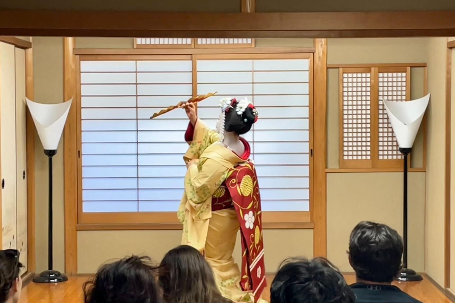 Kyoto Gion Geisha & Maiko Half-Day Walking Tour - Thumbnail 18