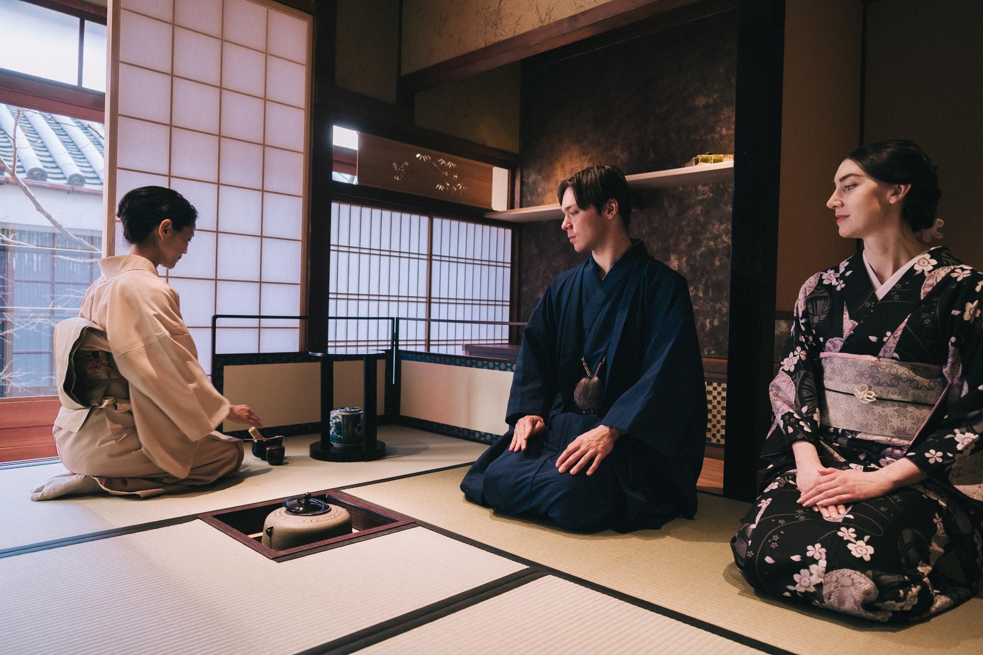 Kyoto: Tea Ceremony with Kimono and Photoshoot - Thumbnail 8