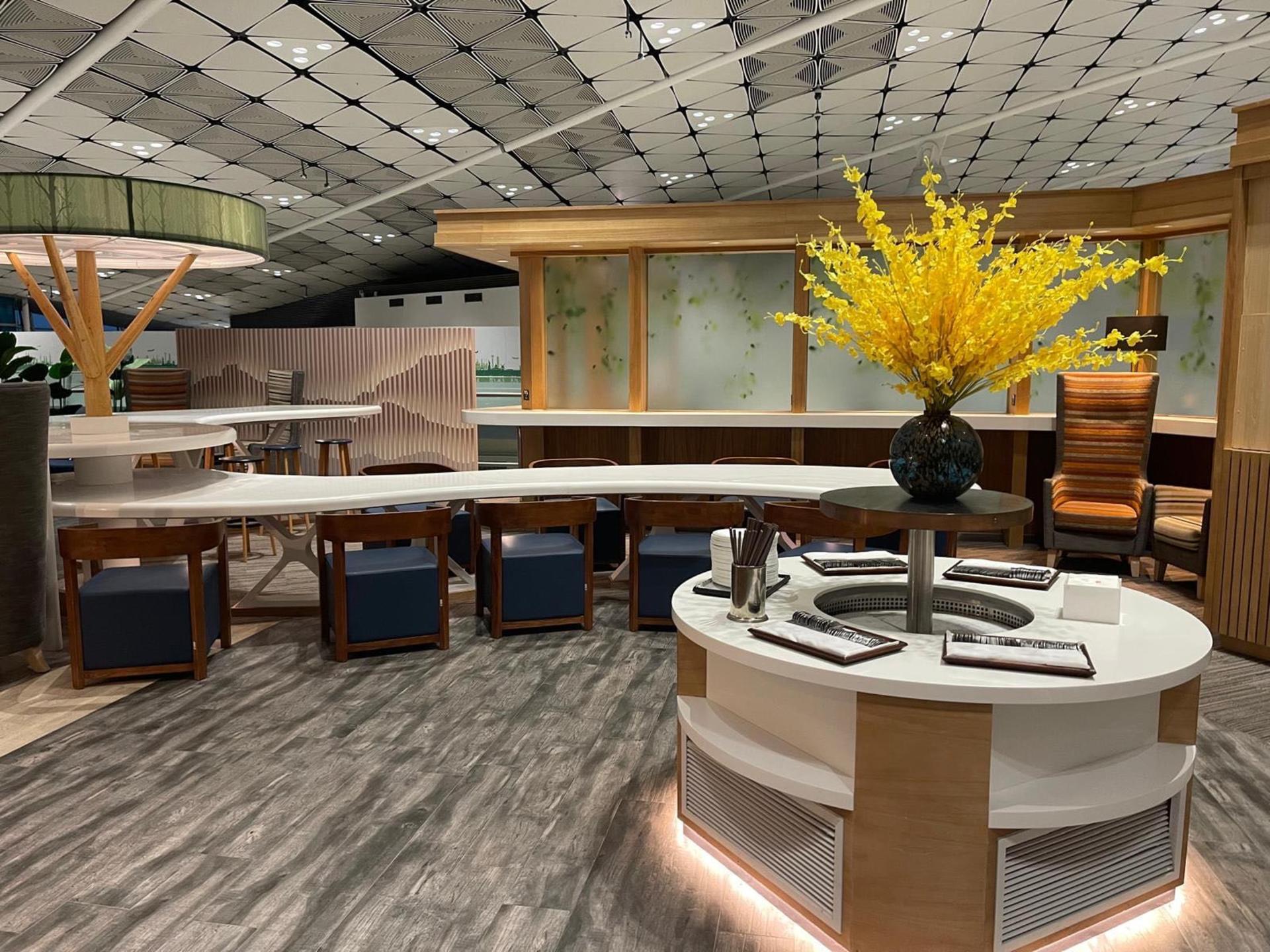 Hong Kong International Airport Lounge Service  - Thumbnail 4