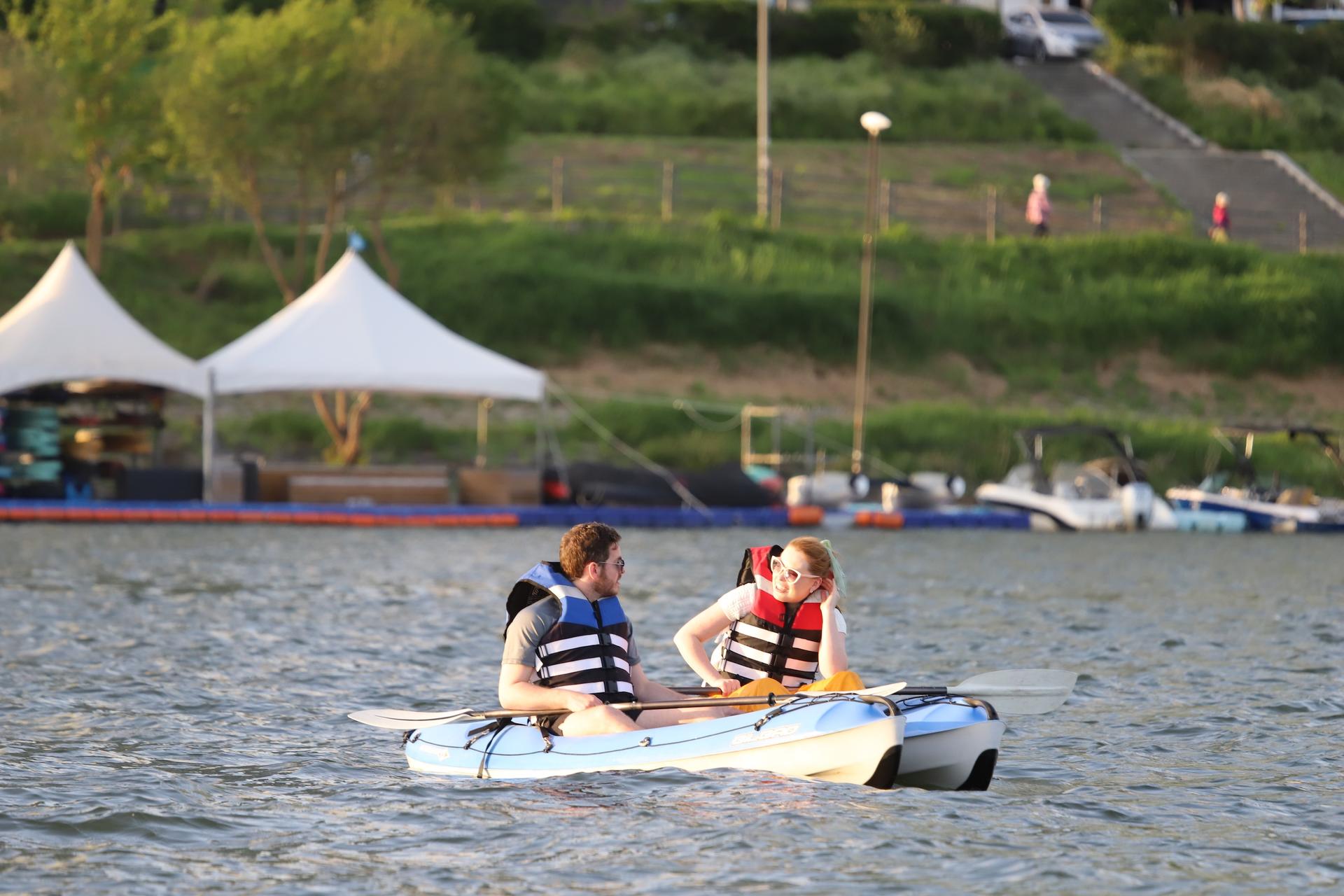 Kayak & SUP Experience on the Han River - Thumbnail 3