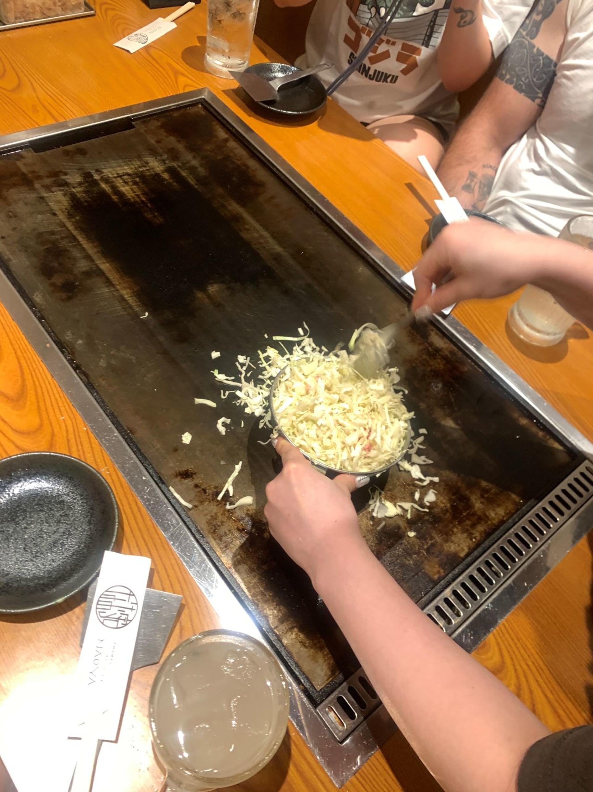 Osaka: Guided Food Tour with 12 Dishes and 2 Drinks - Thumbnail 3