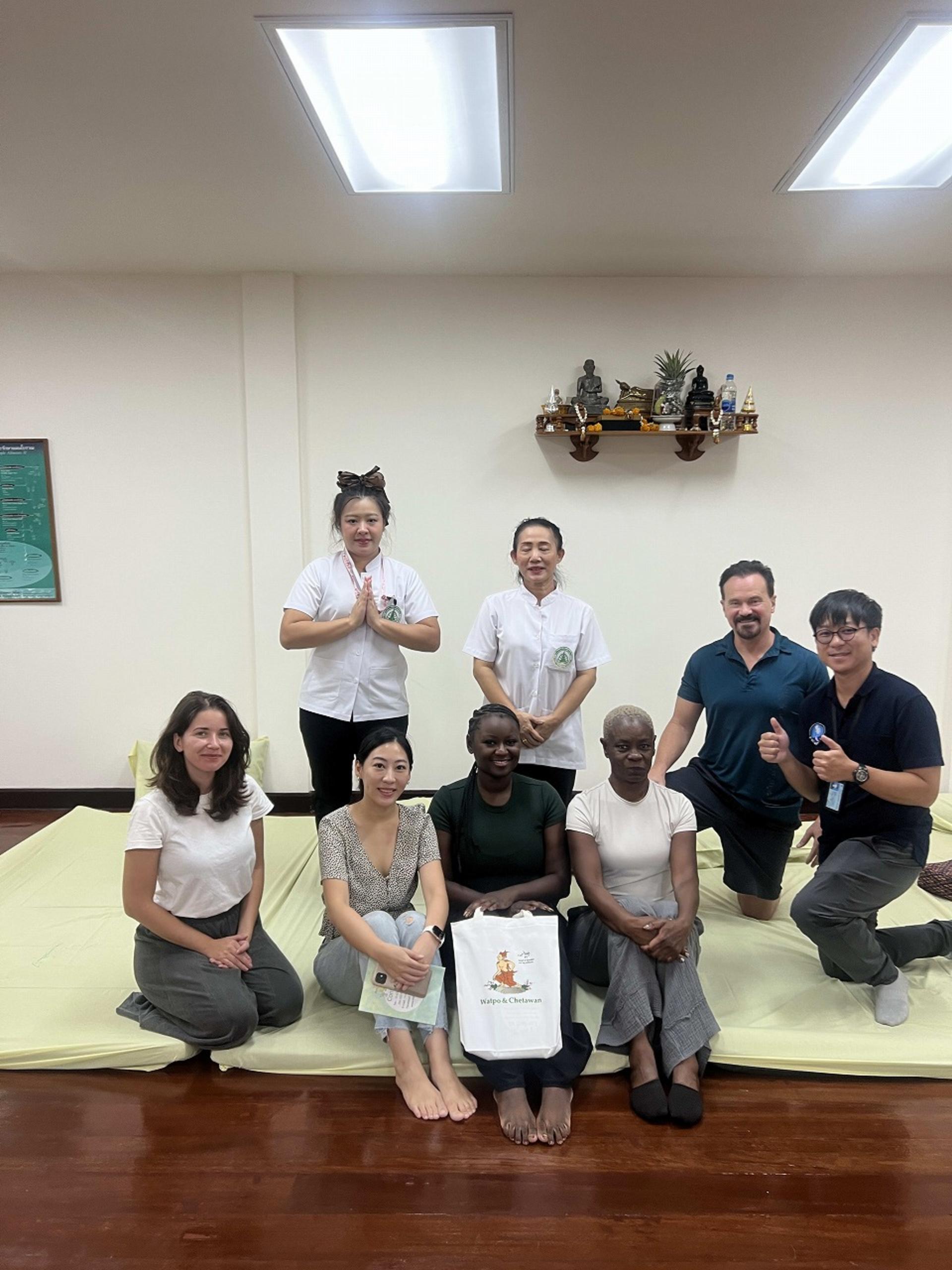 Wat Pho Thai Massage Experience: Master Thai Massage in a Class - Thumbnail 8