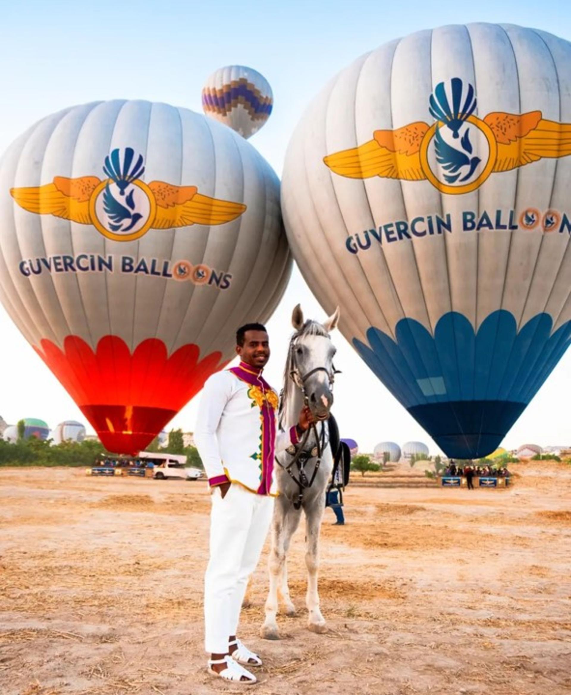 Cappadocia Sunrise Hot Air Balloon Flight over Fairy Chimneys - Thumbnail 4