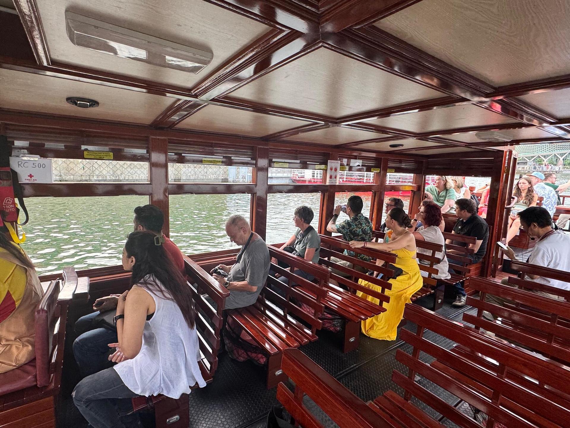 Singapore River Cruise & Light Shows Evening Tour - Thumbnail 20