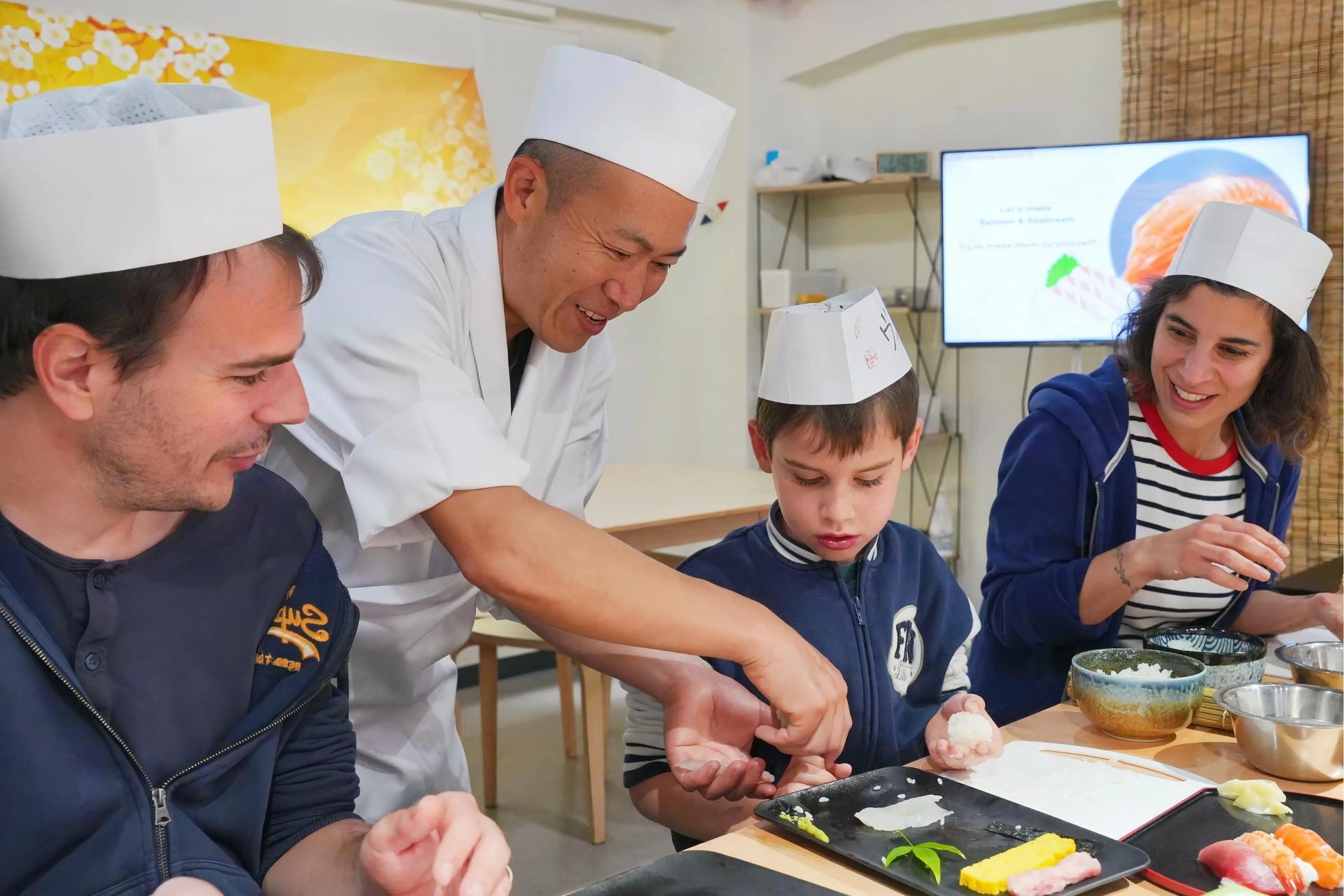 Tsukiji Fish Market Guided Tour & Sushi Making with Pro Chef - Thumbnail 2