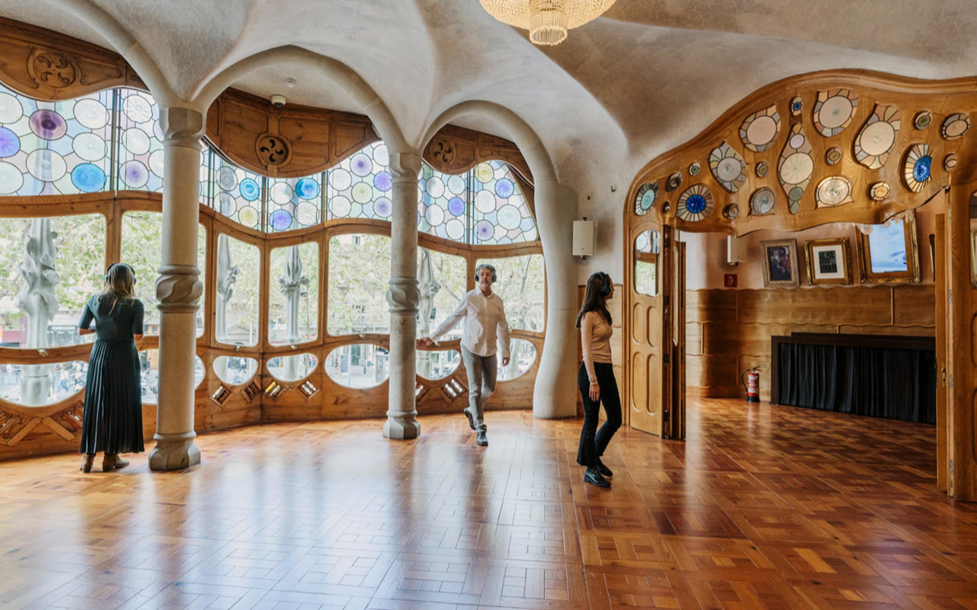 Casa Batllo + La Pedrera (Casa Mila) Entry Tickets with Audio Guide - Thumbnail 10