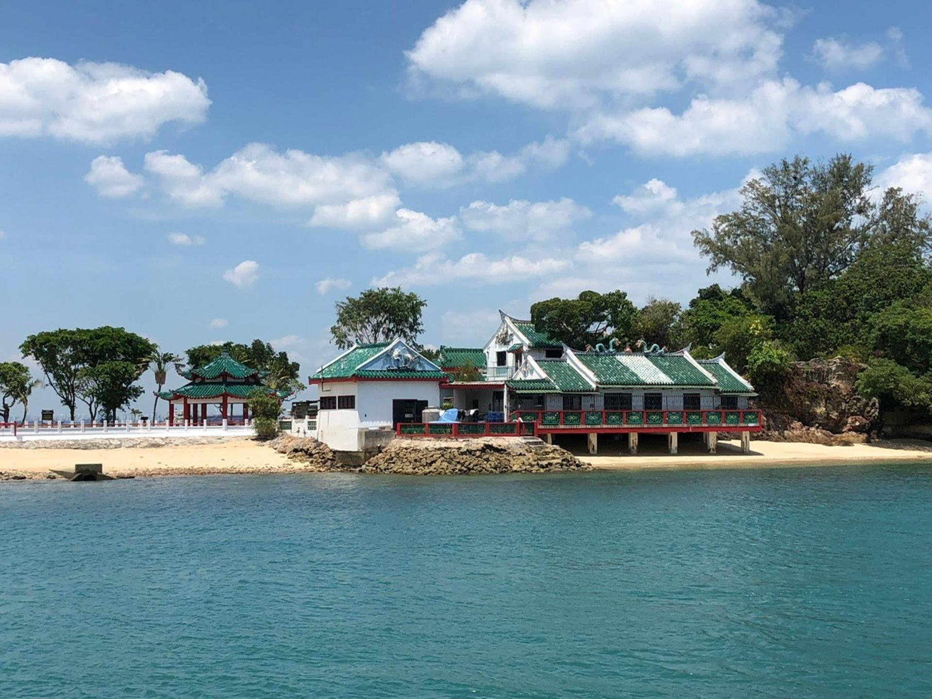 Speedboat Maritime Guided Tour by YachtCruiseSG - Thumbnail 6