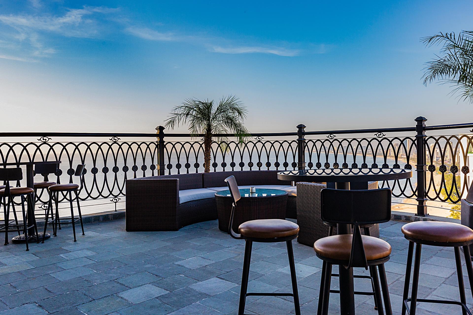  Afternoon Tea At Penisula Hotel Danang - Thumbnail 4