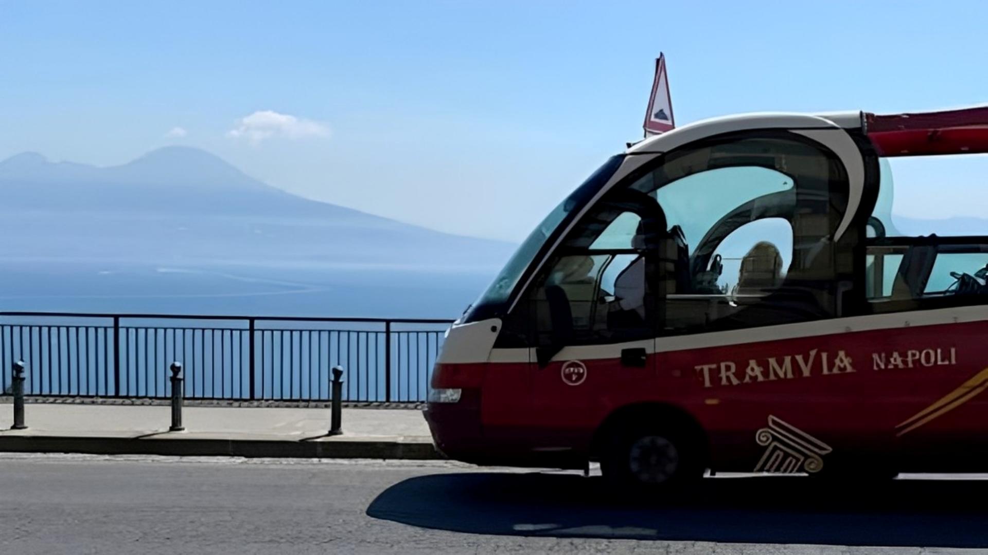 Naples hop-on hop-off bus by Tramvia Napoli - Thumbnail 2