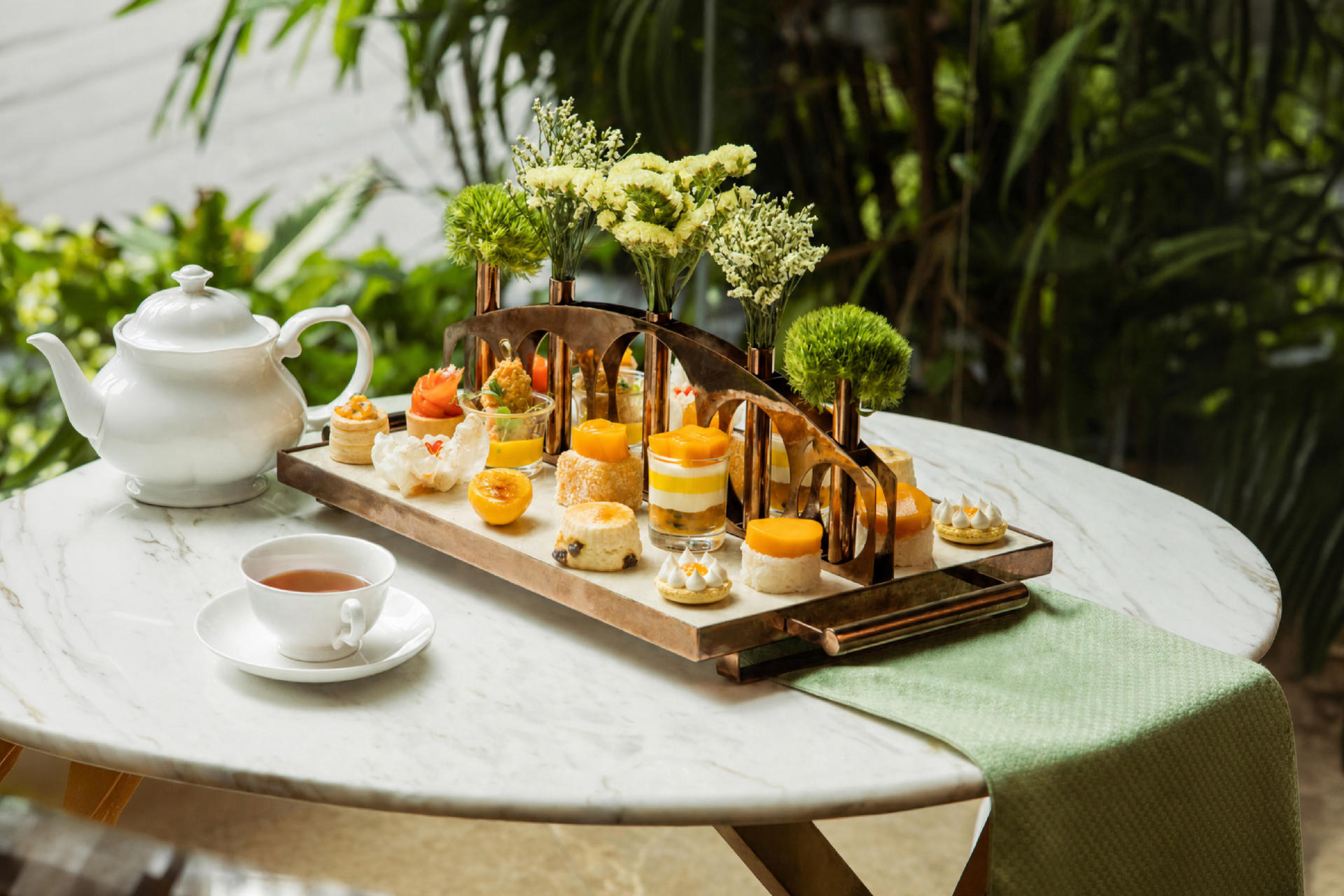 Afternoon Tea, The Lobby Lounge at Hyatt Regency Bangkok Sukhumvit (BTS Nana) - Image 1