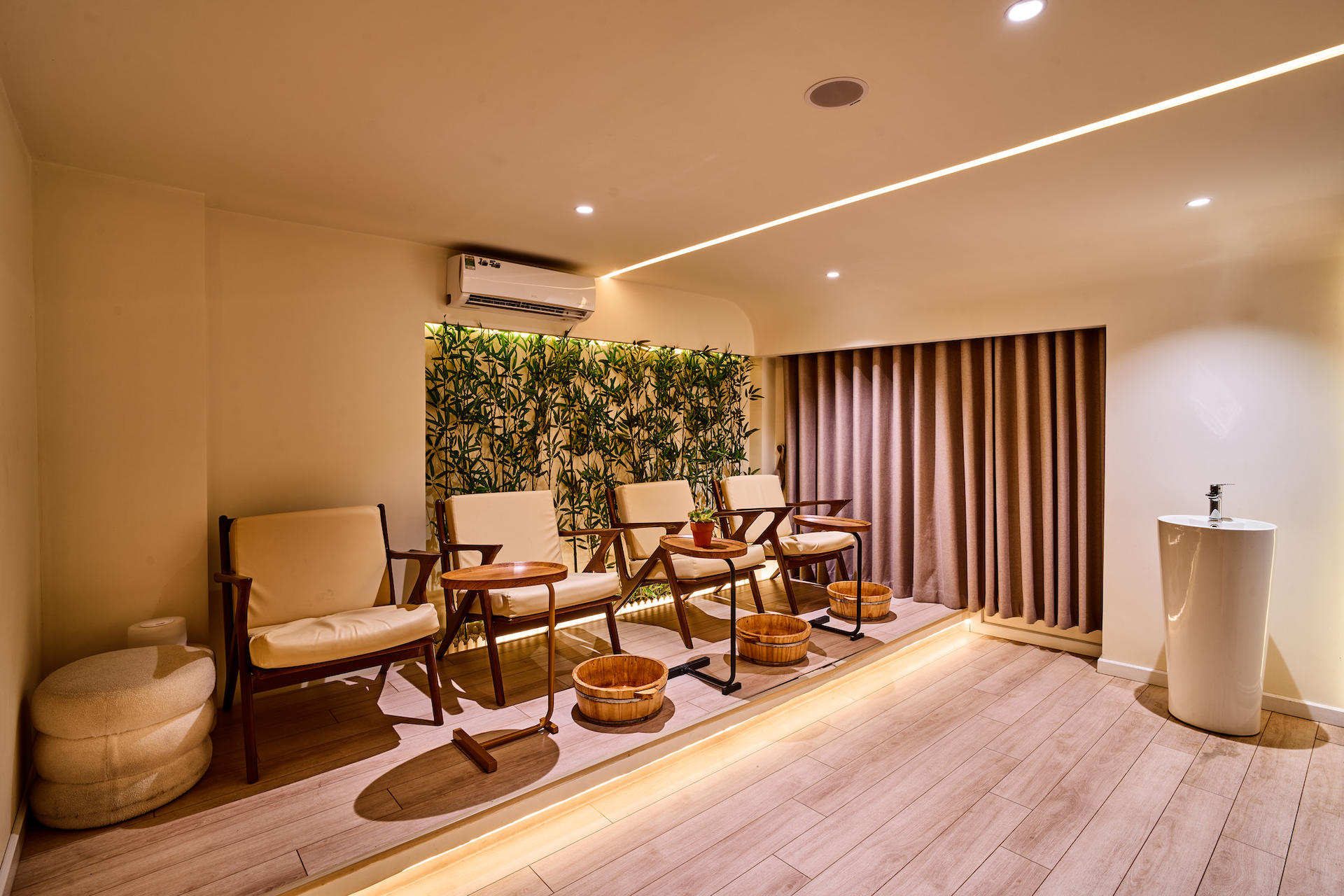 Tam Oi Head Spa and Massage in District 1, Ho Chi Minh City - Thumbnail 3