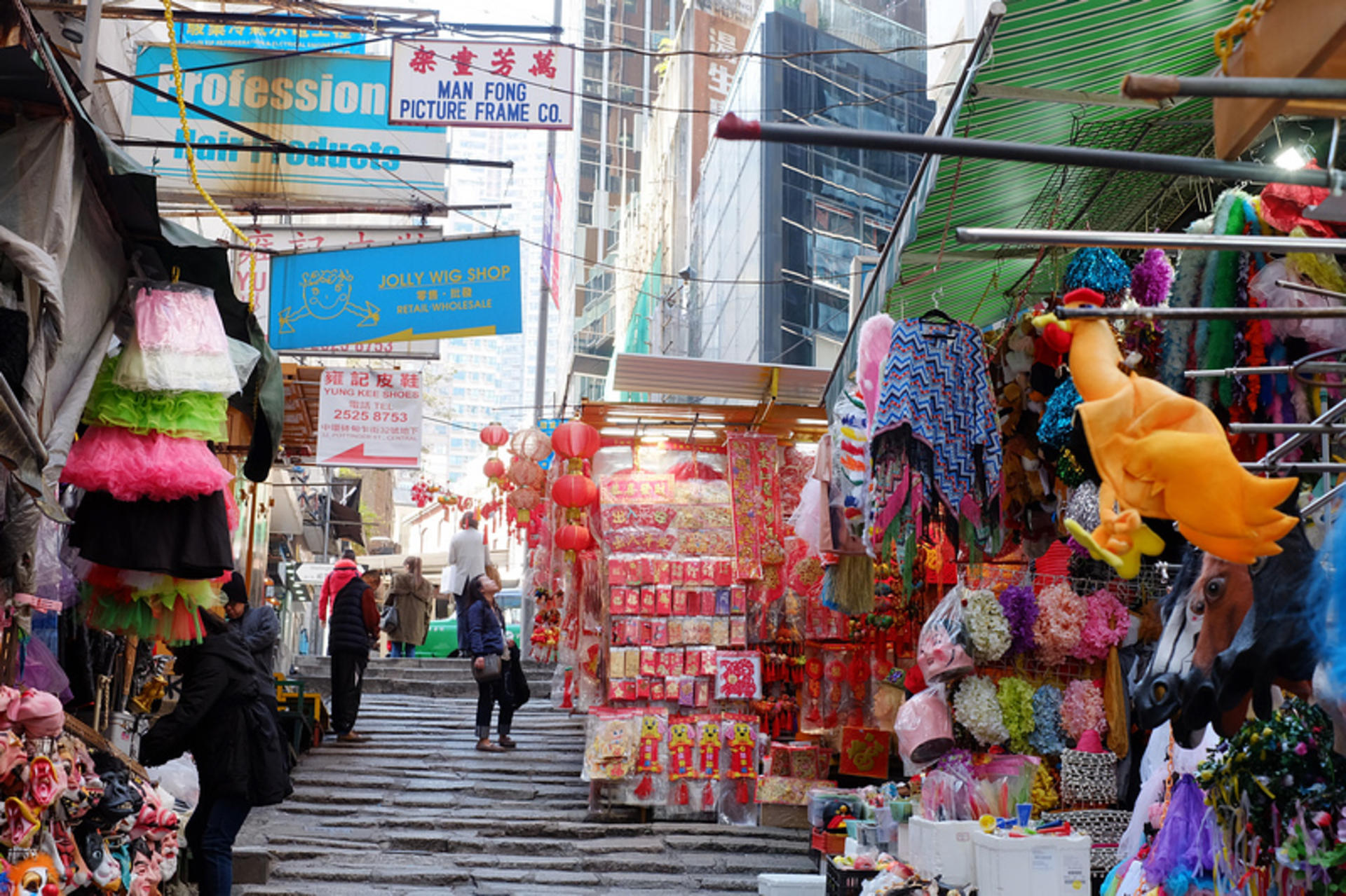 (H1) Half-Day Tour of Hong Kong's Central District + Tram + Victoria Peak + Madame Tussauds - Thumbnail 4