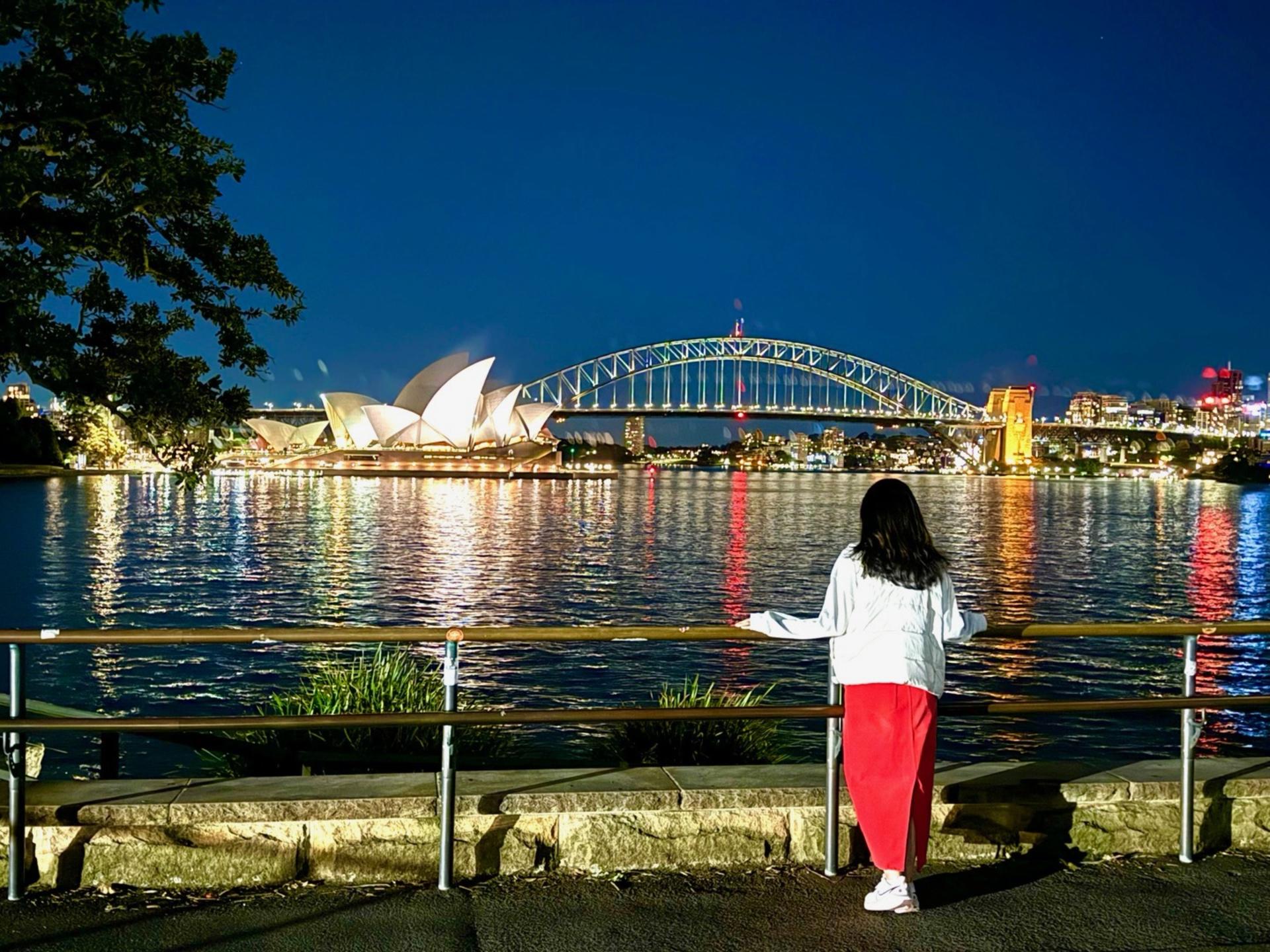 Sydney Night Icon Views Private Tour with Korean or English Guide - Thumbnail 2