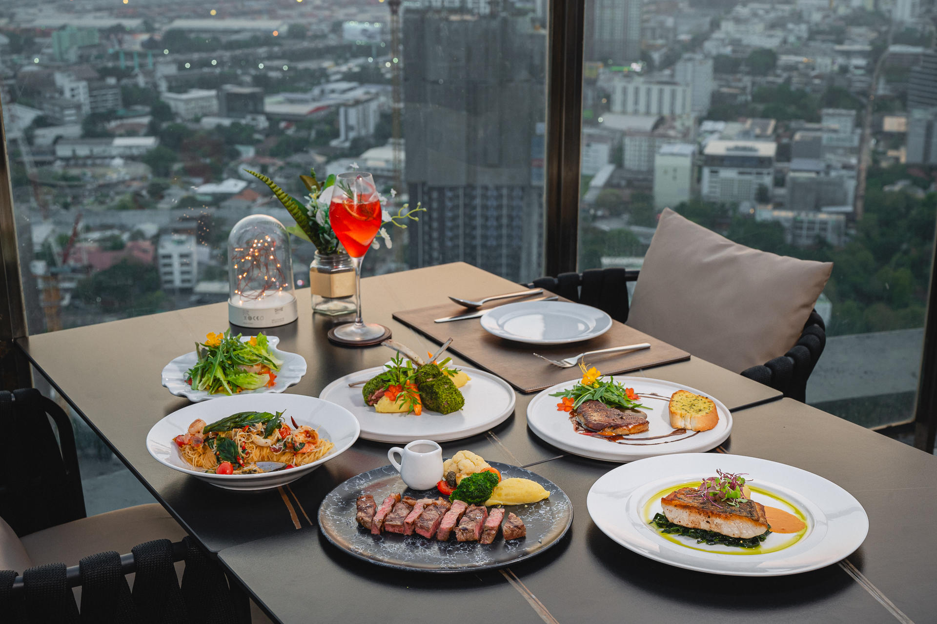 Cielo Sky Bar & Restaurant Rooftop - Thumbnail 14