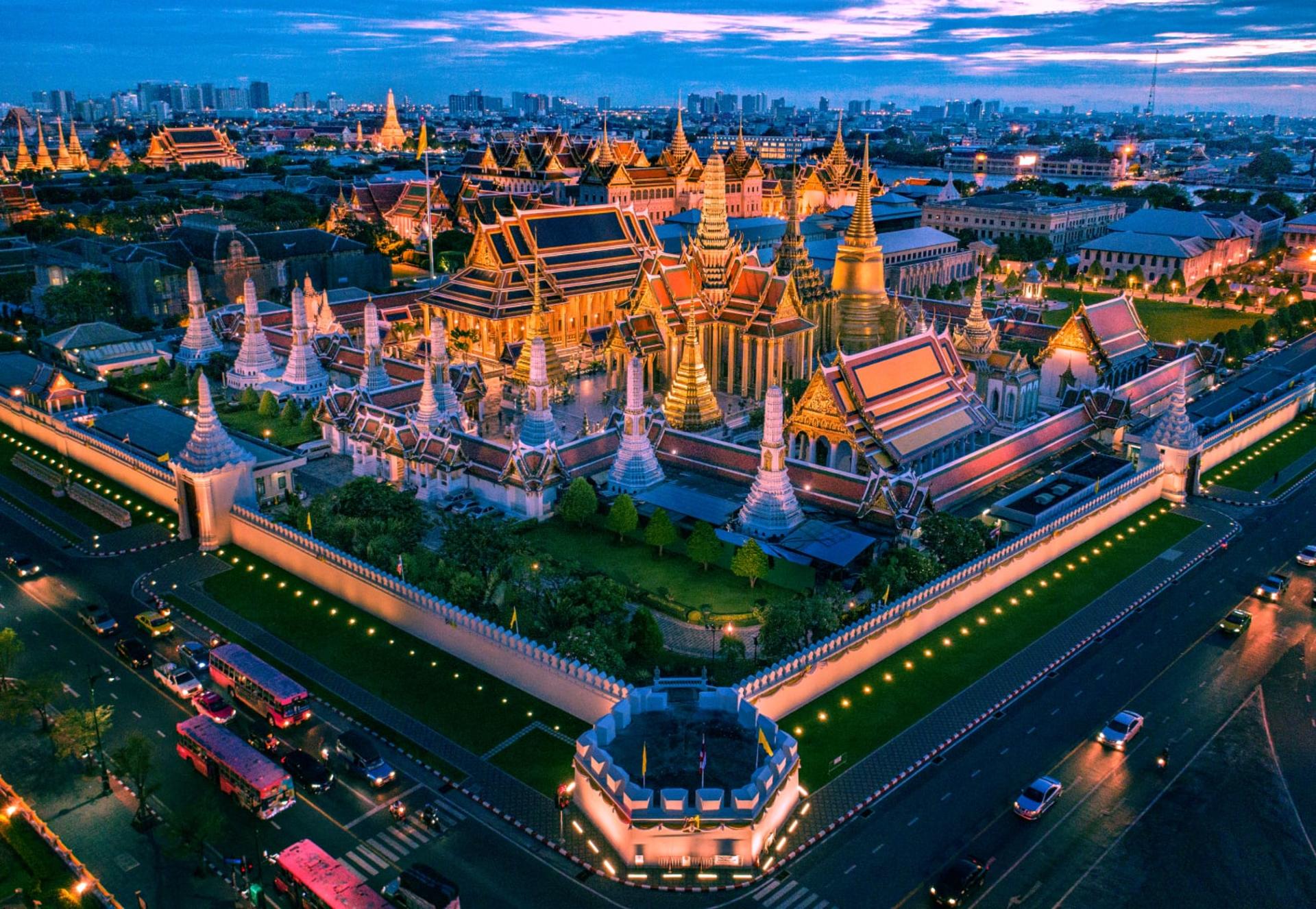 Bangkok Grand Palace and Emerald Buddha Skip-the-Line Ticket - Thumbnail 8