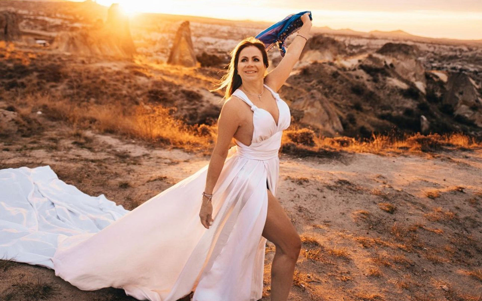 Cappadocia Private Outdoor Photoshoot at Sunrise - Thumbnail 3