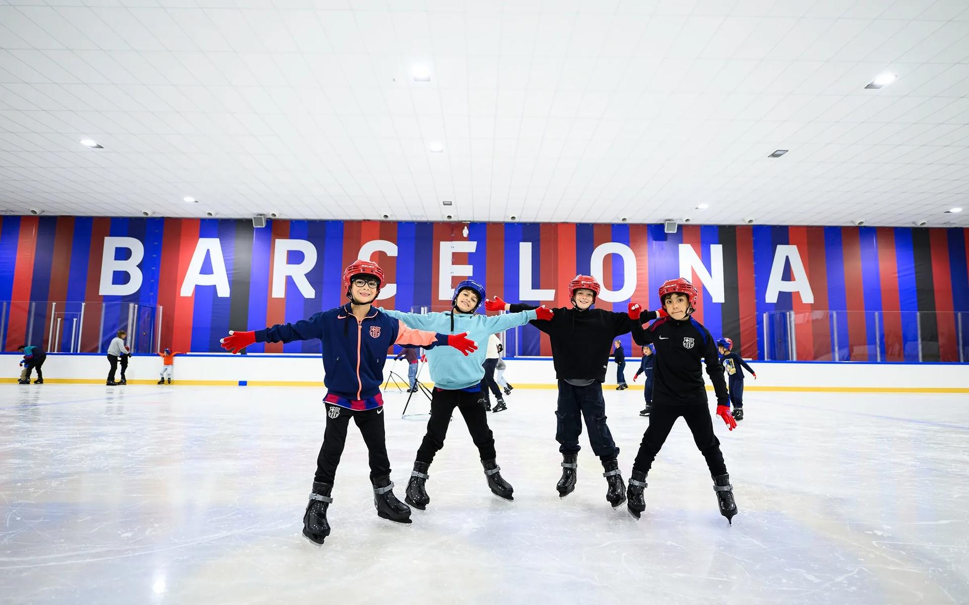 Ice Skating Experience at FC Barcelona Skating Rink - Thumbnail 3