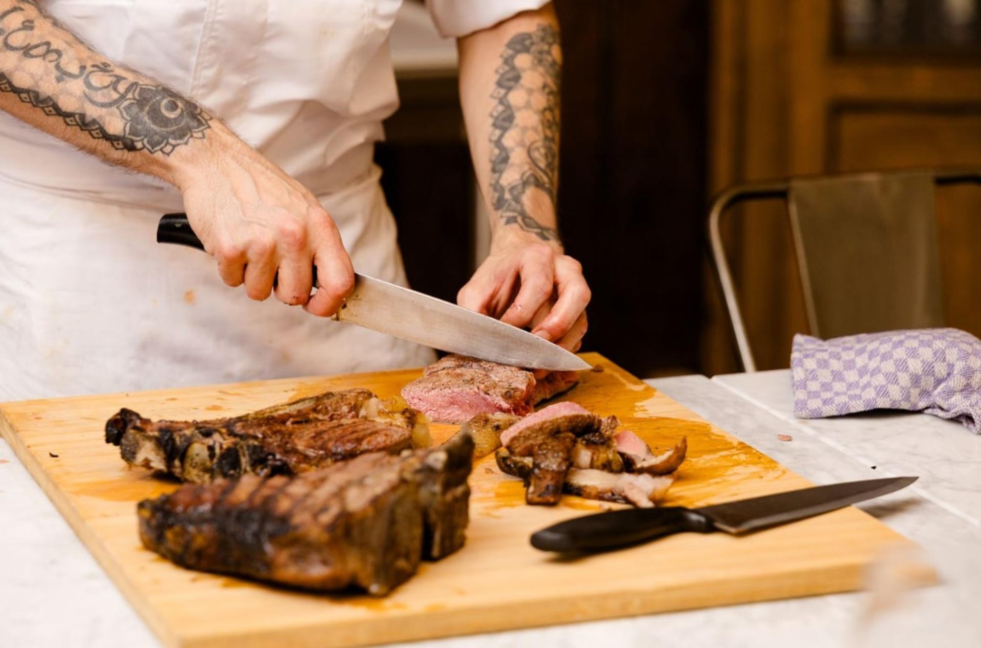 MasterSteak Cooking Class and Unlimited Wine Experience in Florence - Thumbnail 5
